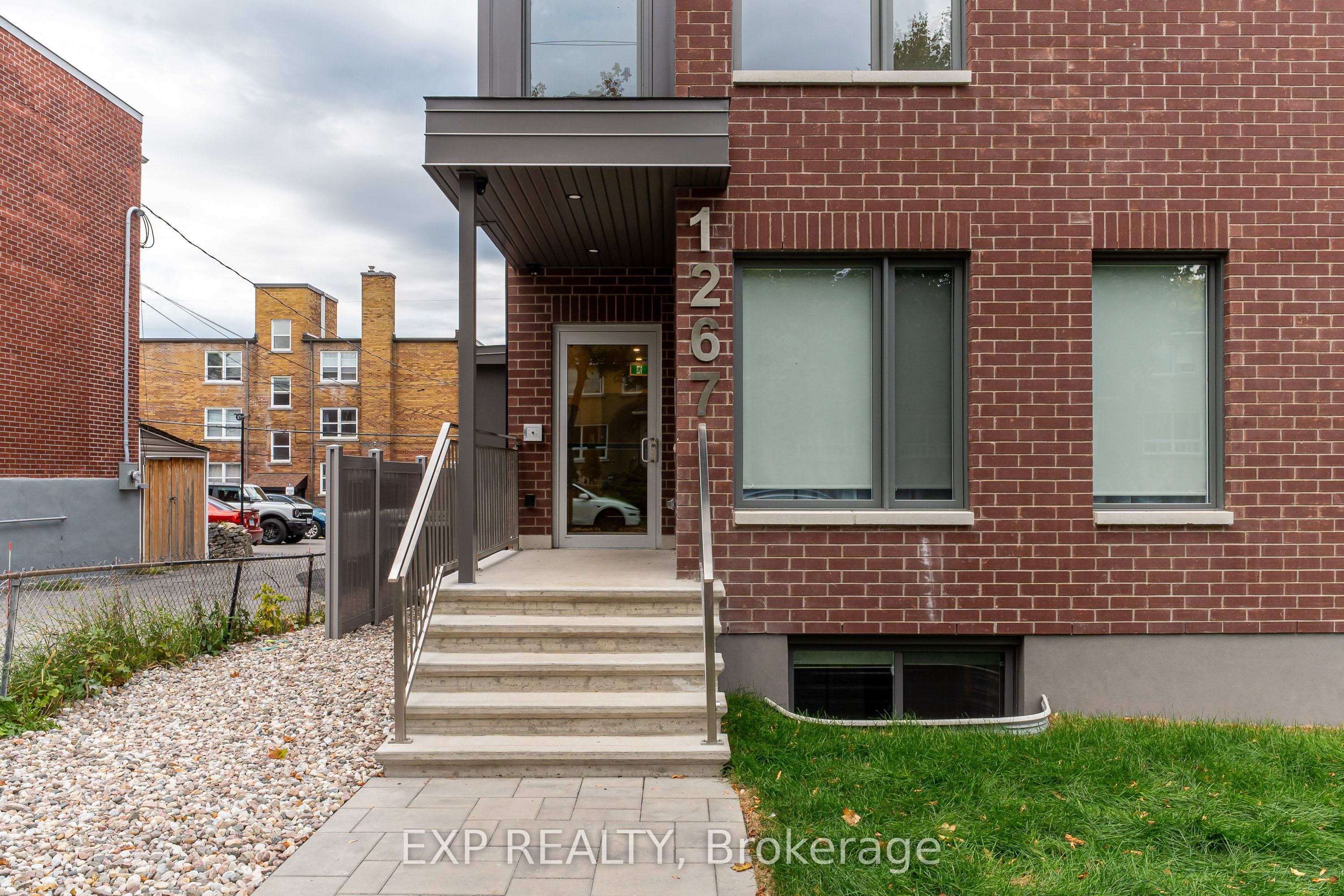 1267 Summerville Avenue 2, Carlington - Central Park, ON K1Z 8G6 photo 2