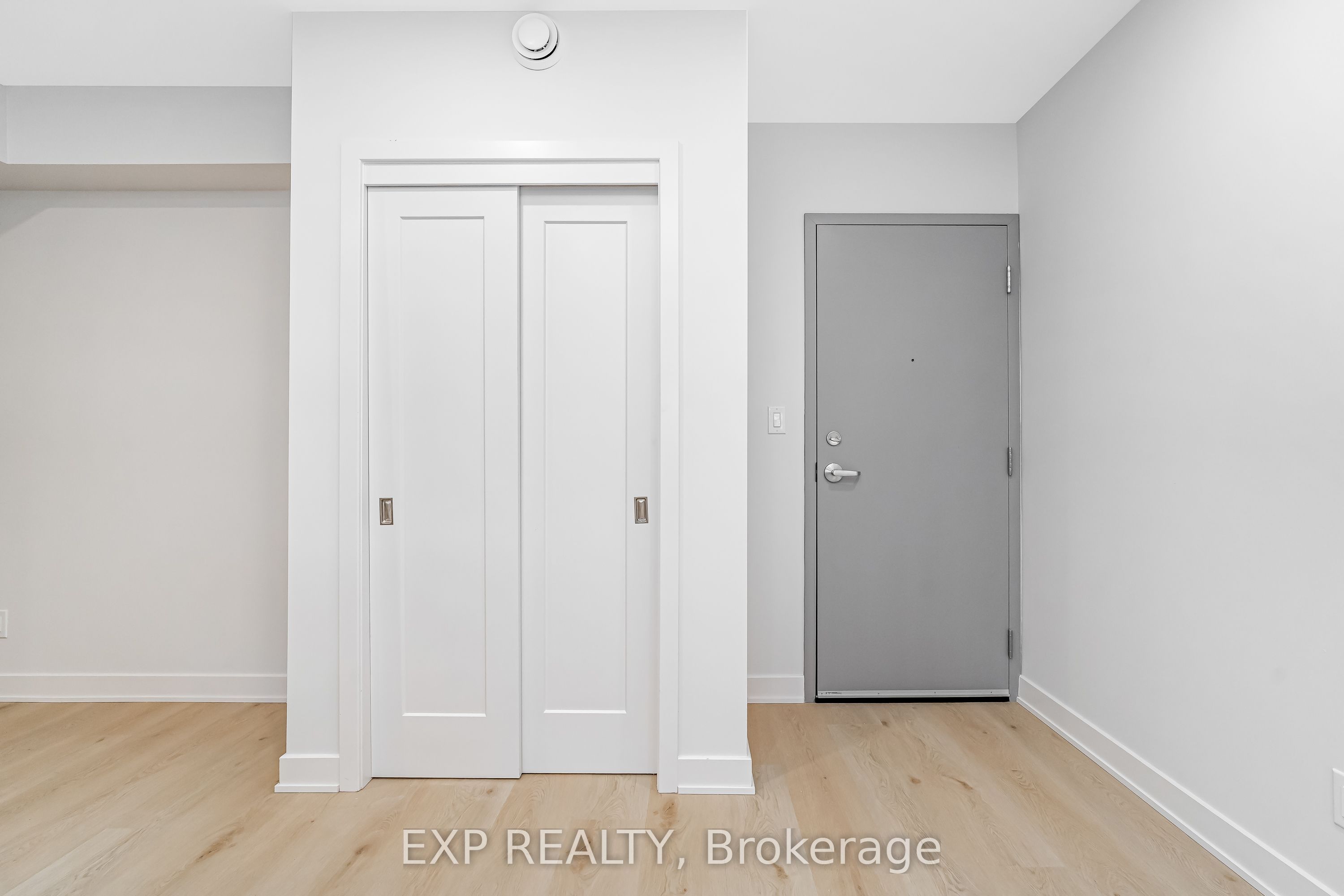 1267 Summerville Avenue 2, Carlington - Central Park, ON K1Z 8G6 photo 3