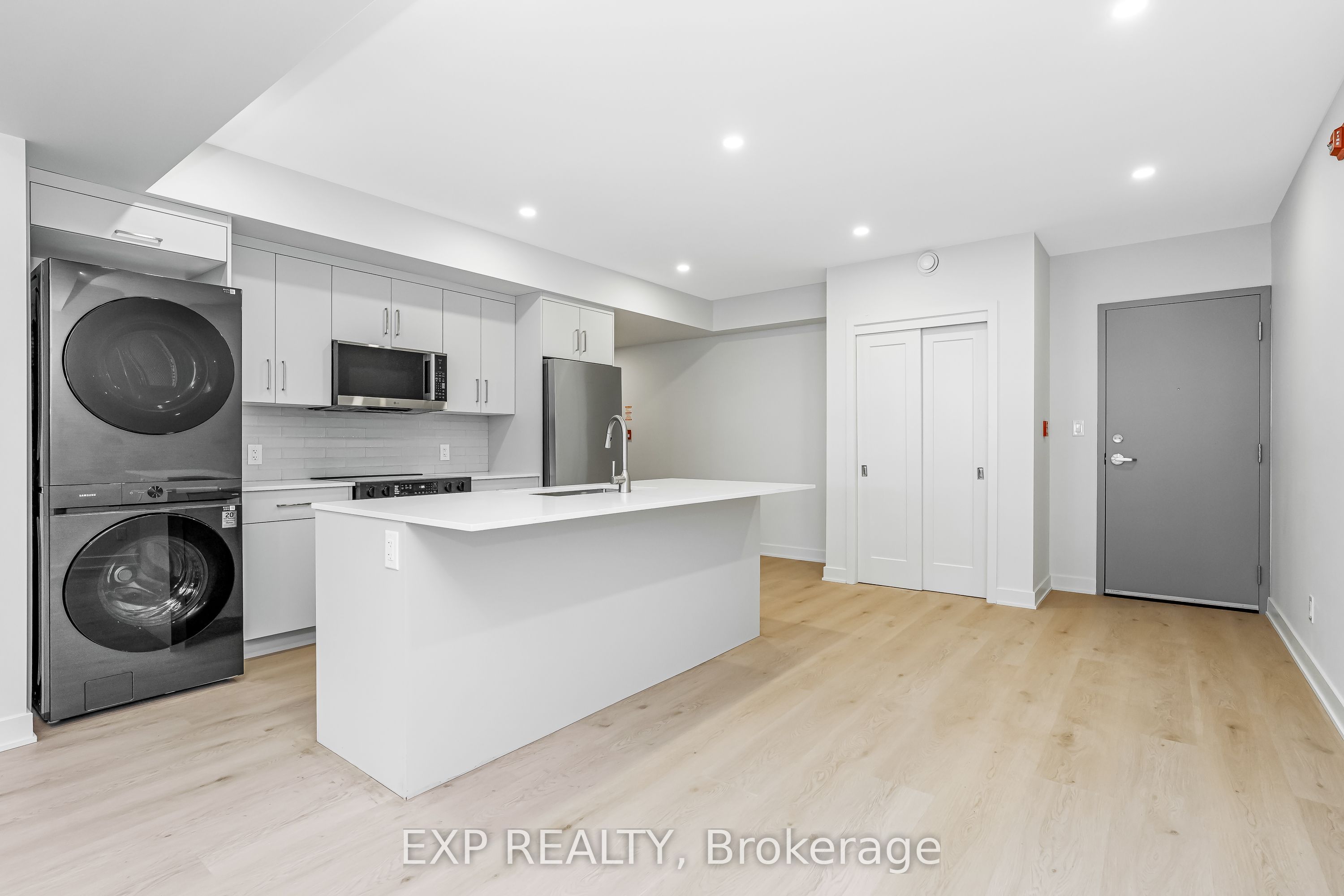 1267 Summerville Avenue 2, Carlington - Central Park, ON K1Z 8G6 photo 4