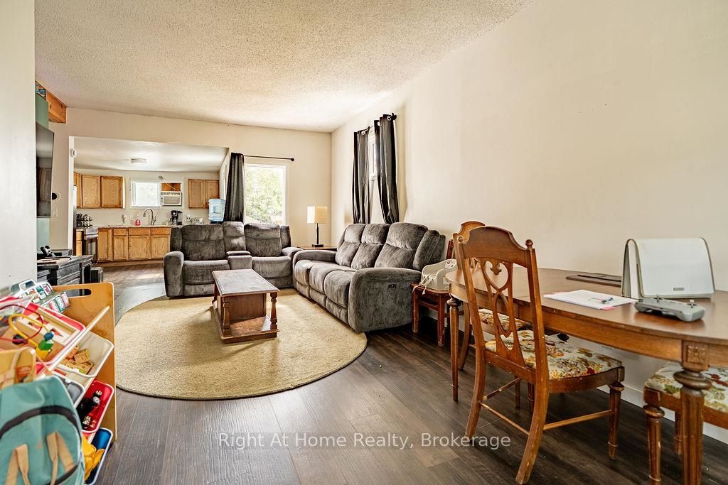 75 Ontario Street, Thunder Bay, ON P7B 3G1 photo 4