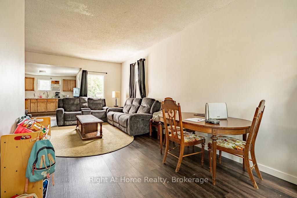 75 Ontario Street, Thunder Bay, ON P7B 3G1 photo 5