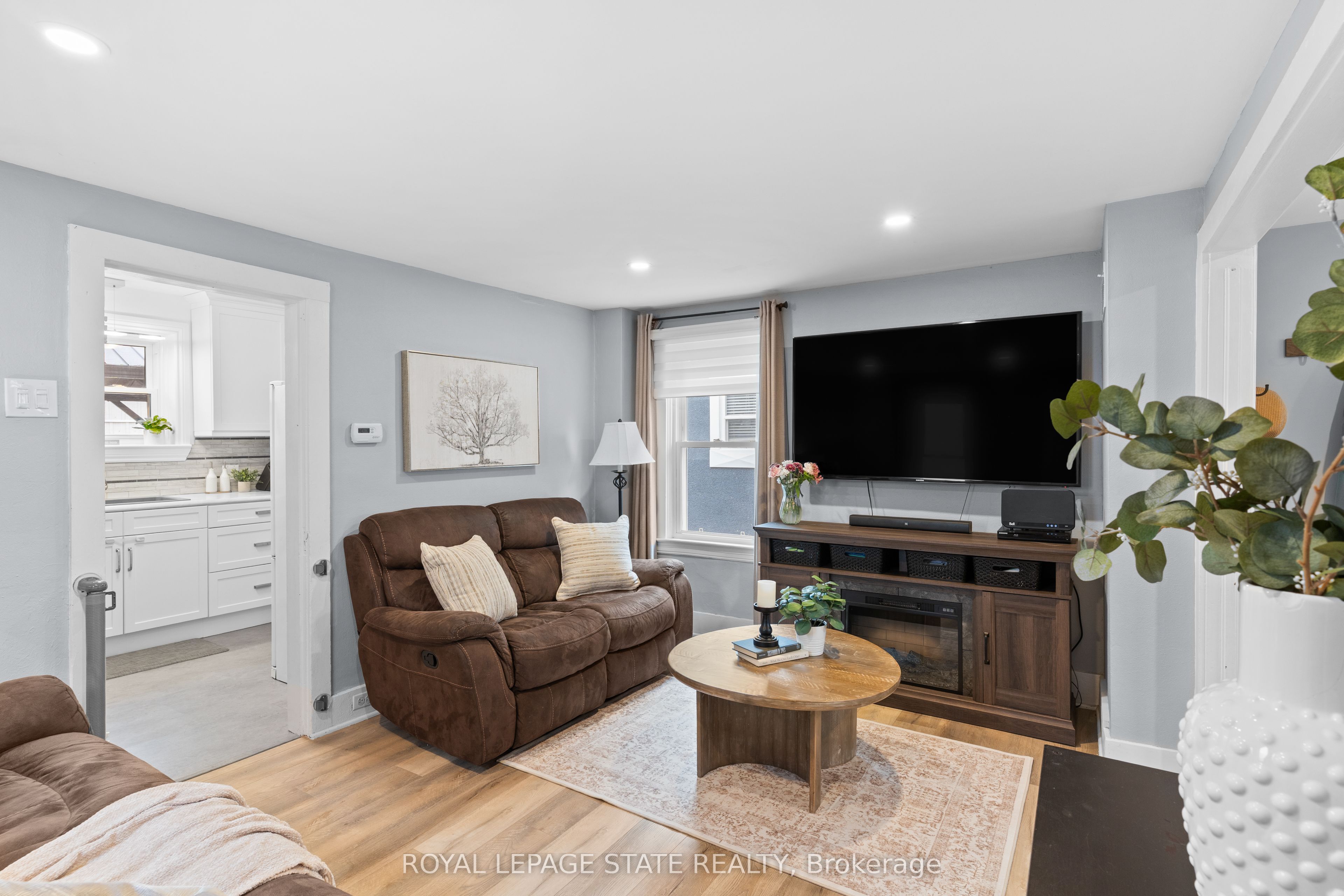 109 Wilton Avenue, Welland, ON L3C 2A1 photo 2