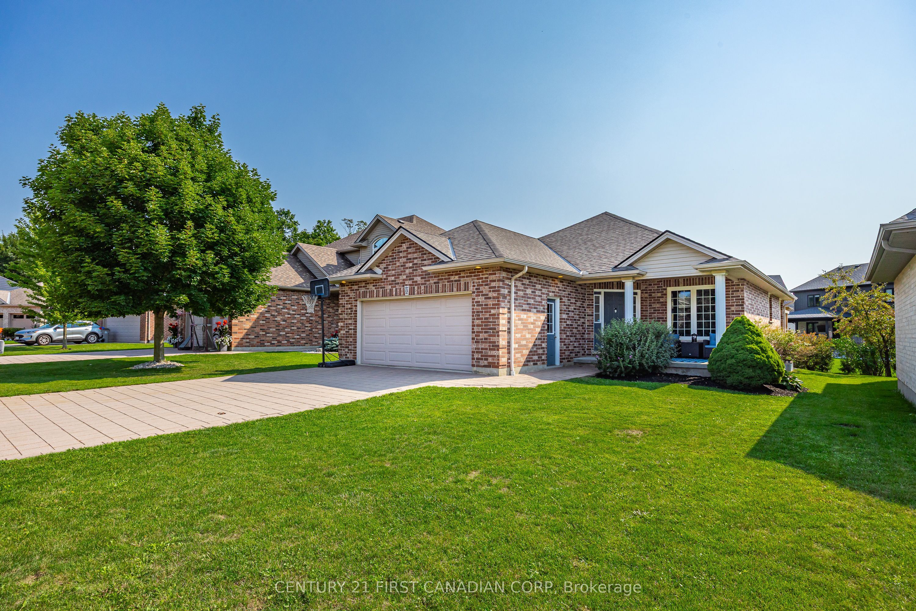 131 Deborah Drive, Strathroy-Caradoc, ON N7G 4E2 photo 2