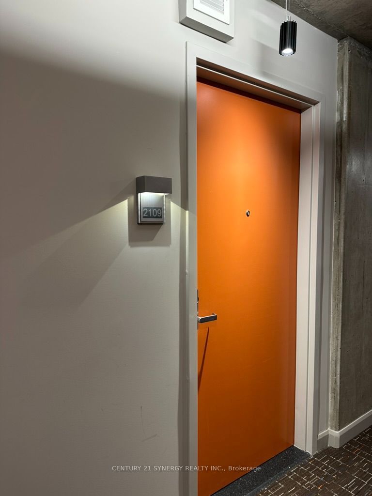 105 Champagne Avenue S 2109, Dows Lake - Civic Hospital and Area, ON K1S 4P3 photo 3