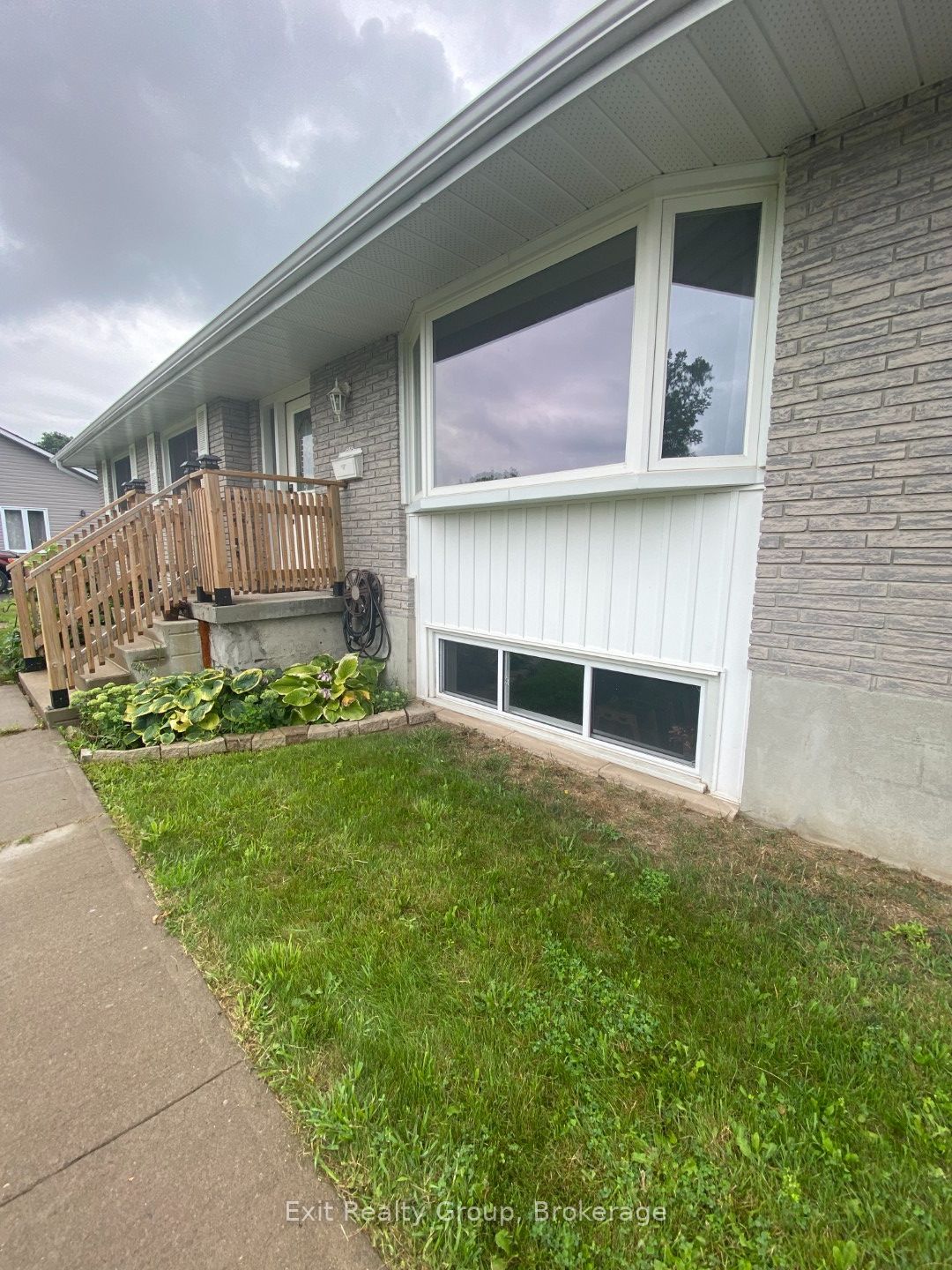 130 Peterson Street, Quinte West, ON K8V 5P8 photo 4
