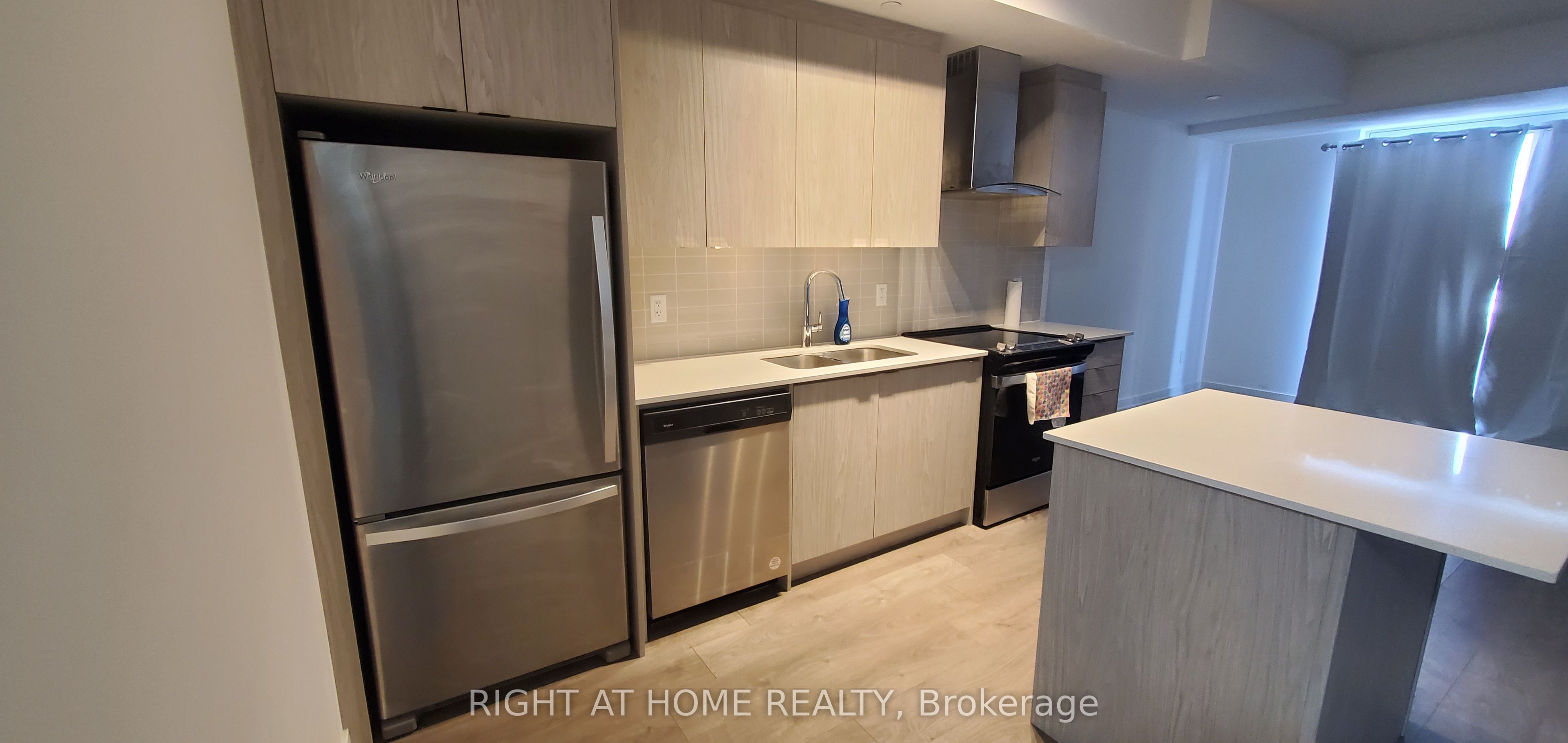 55 Duke Street W 327, Kitchener, ON N2H 0C9 photo 2