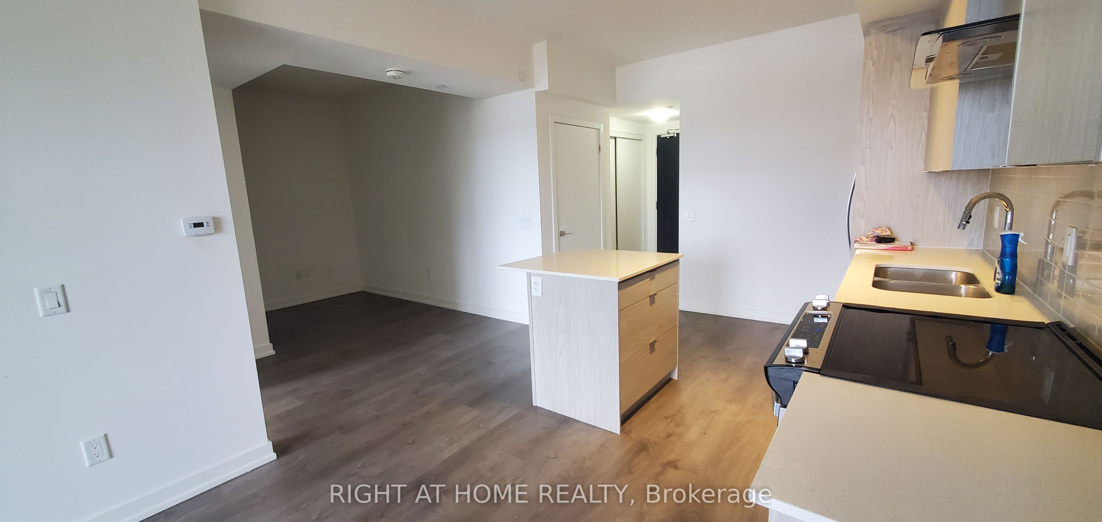 55 Duke Street W 327, Kitchener, ON N2H 0C9 photo 5