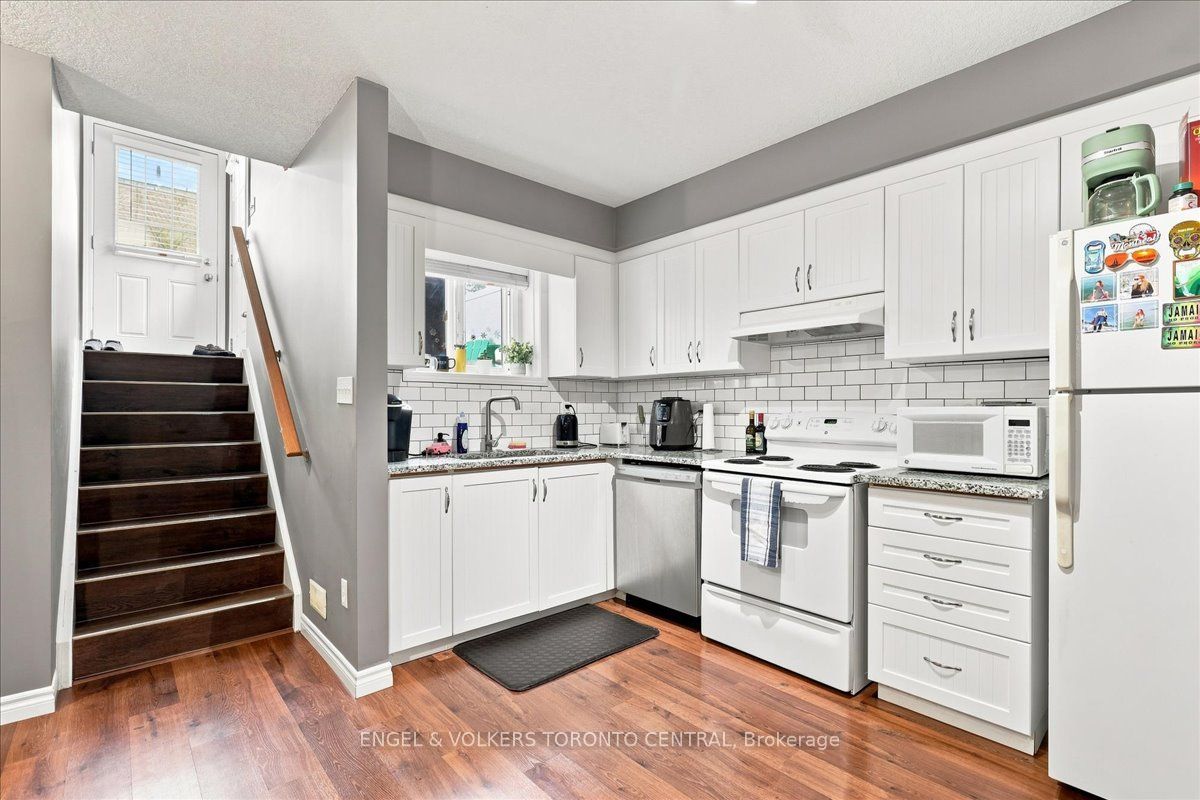 240 Westmeadow Drive 11A, Kitchener, ON N2N 0A1 photo 4