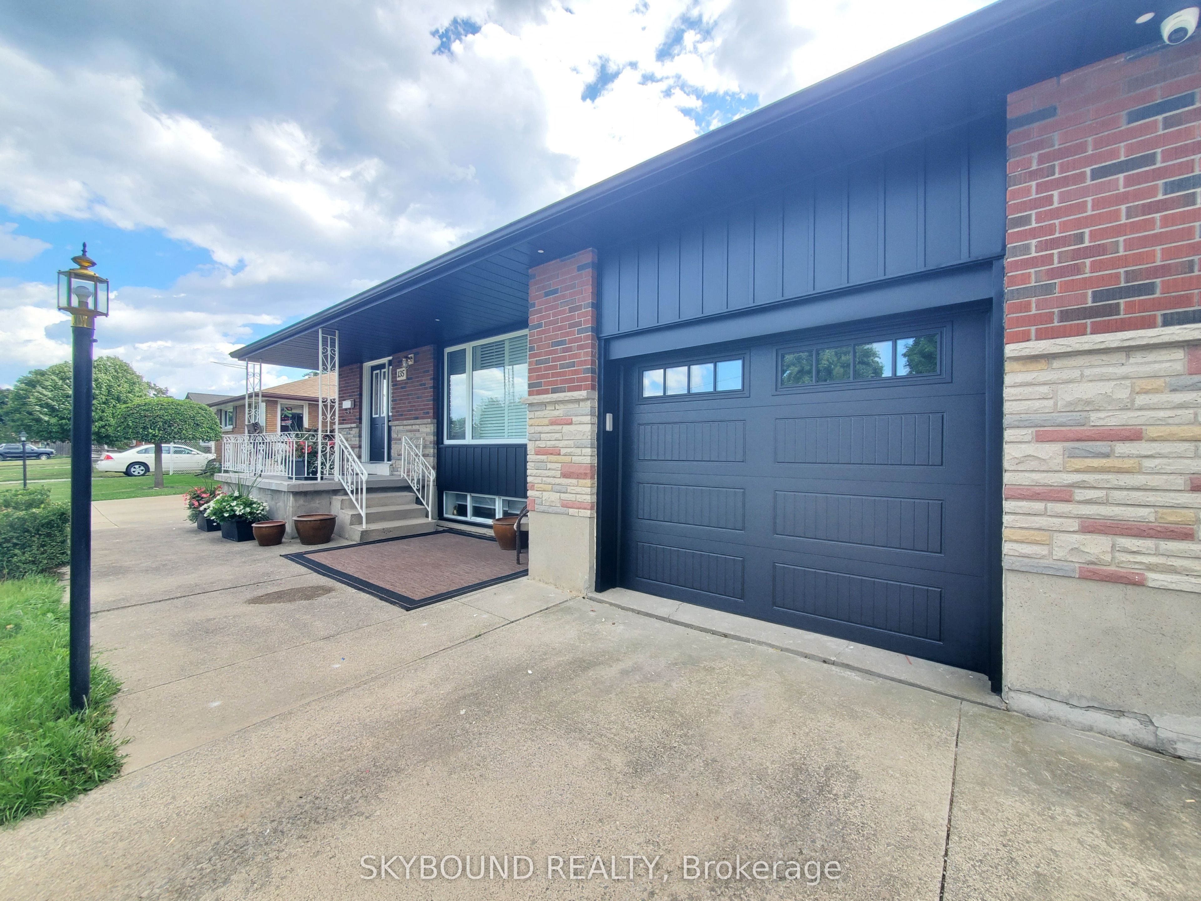 135 Ryerson Street Upper, Thorold, ON L2V 3Y2 photo 2