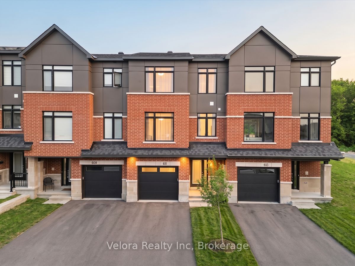 611 Knotridge Street, Orleans - Convent Glen and Area, ON K1W 0M3