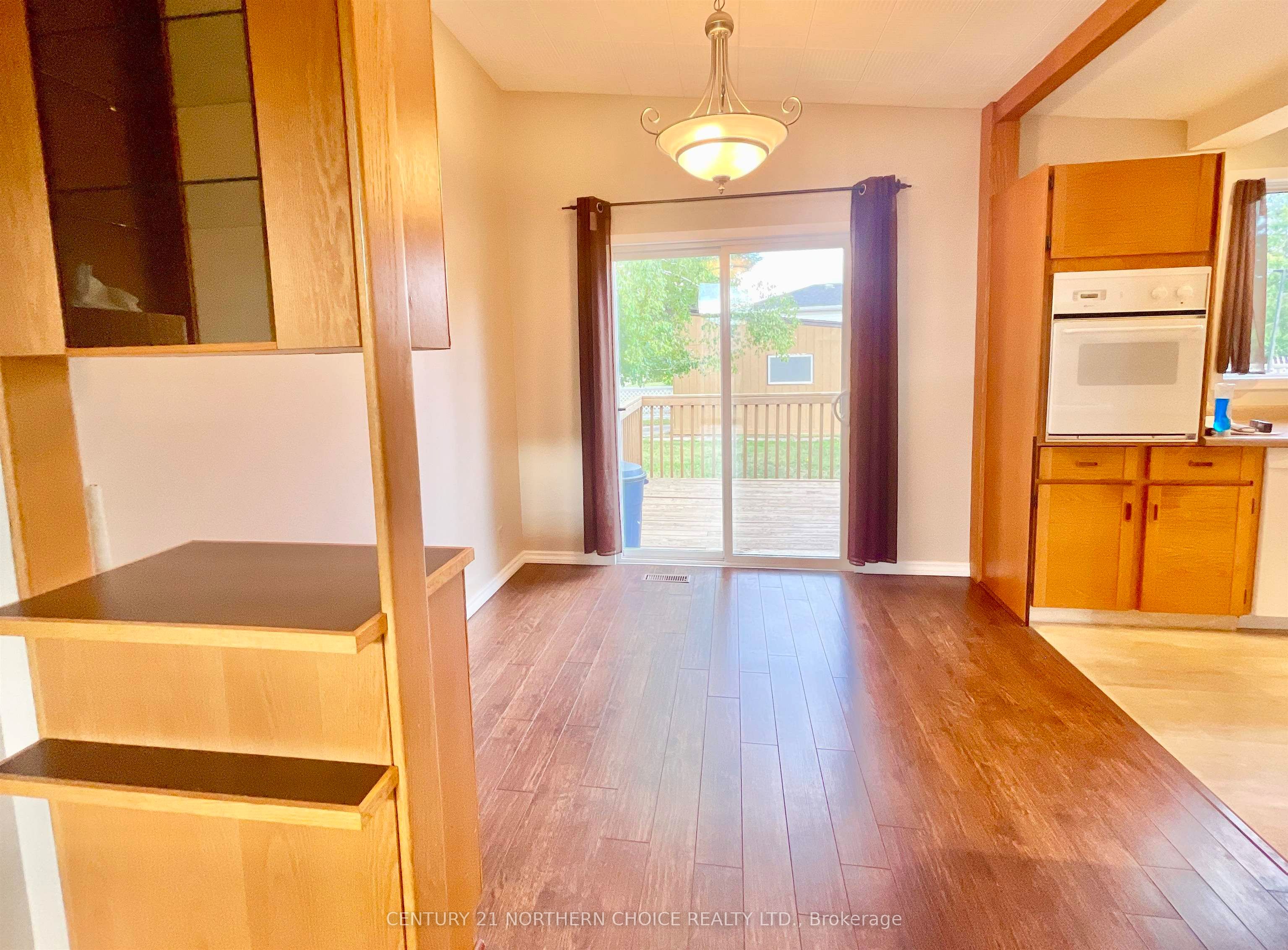 133 Memorial Avenue, Dryden, ON P8N 2M4 photo 5