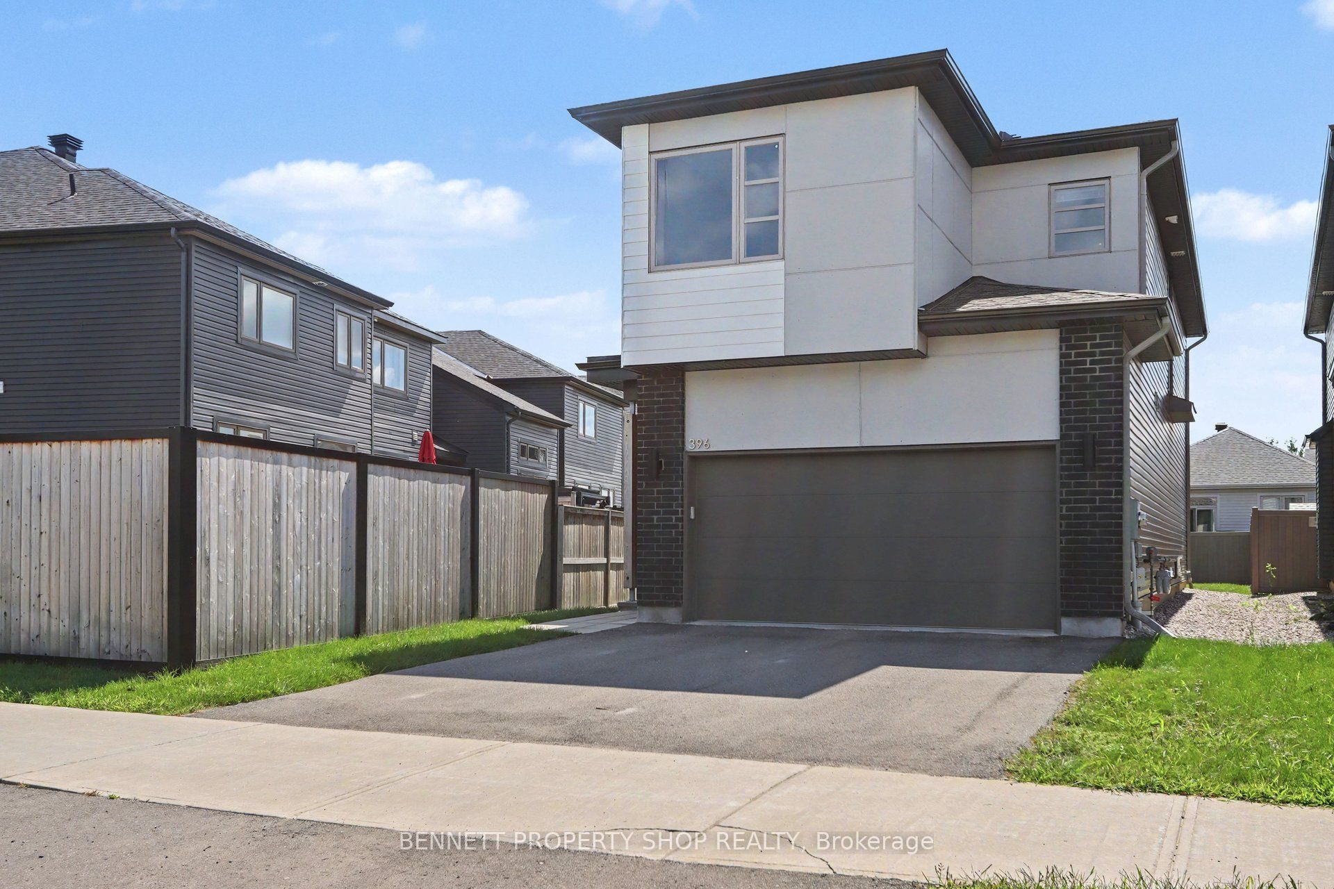 396 Ventoux Avenue, Orleans - Cumberland and Area, ON K4A 5L9 photo 2
