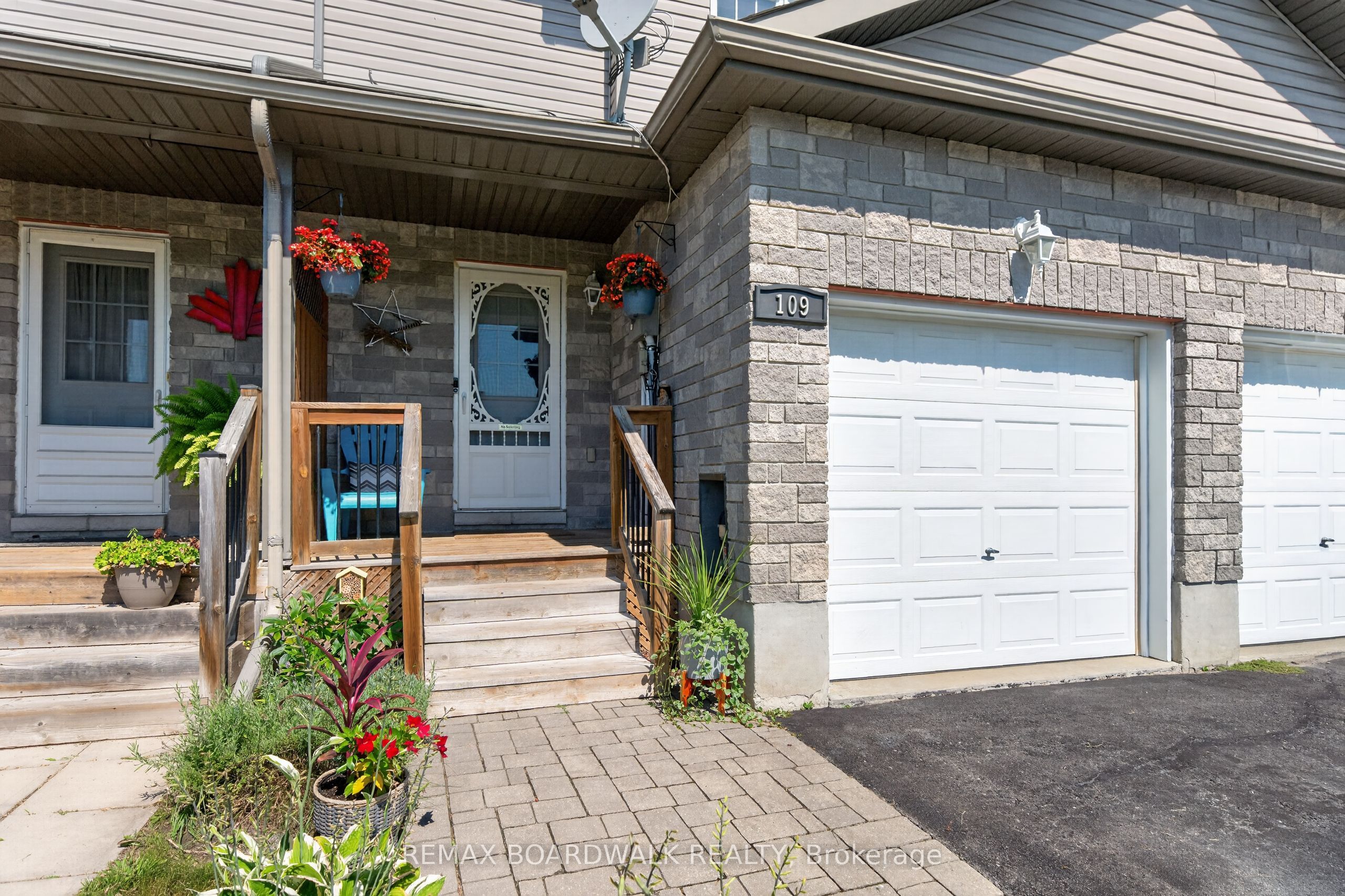 109 Raina Way, North Grenville, ON K0G 1J0 photo 2