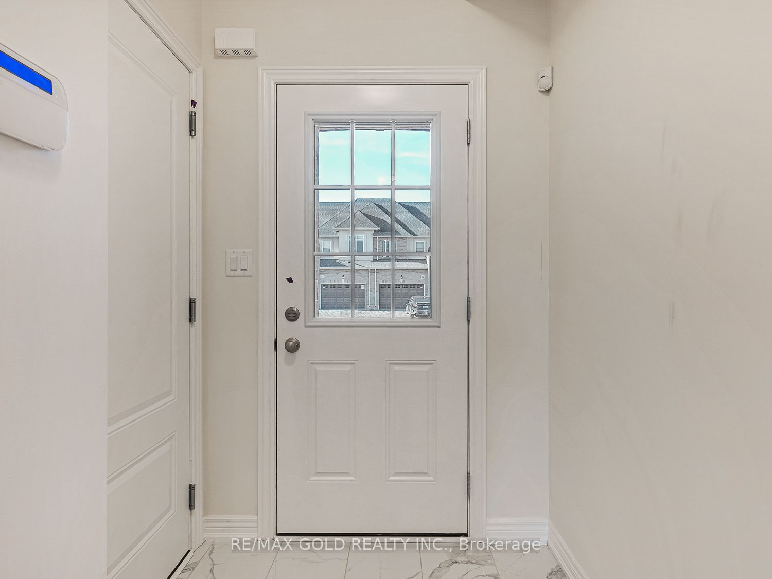 93 PINOT Crescent, Hamilton, ON L8E 0J9 photo 4