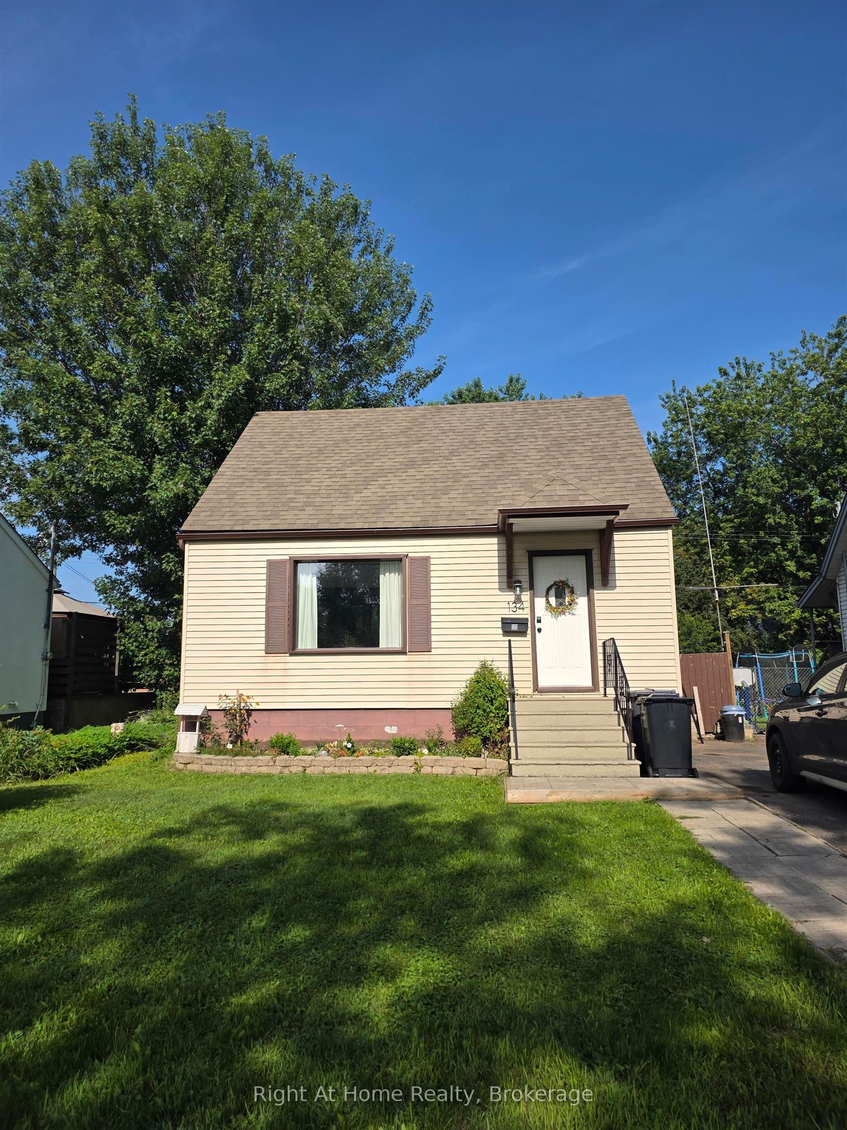 134 Kenogami Avenue S, Thunder Bay, ON P7B 4R7 photo 2