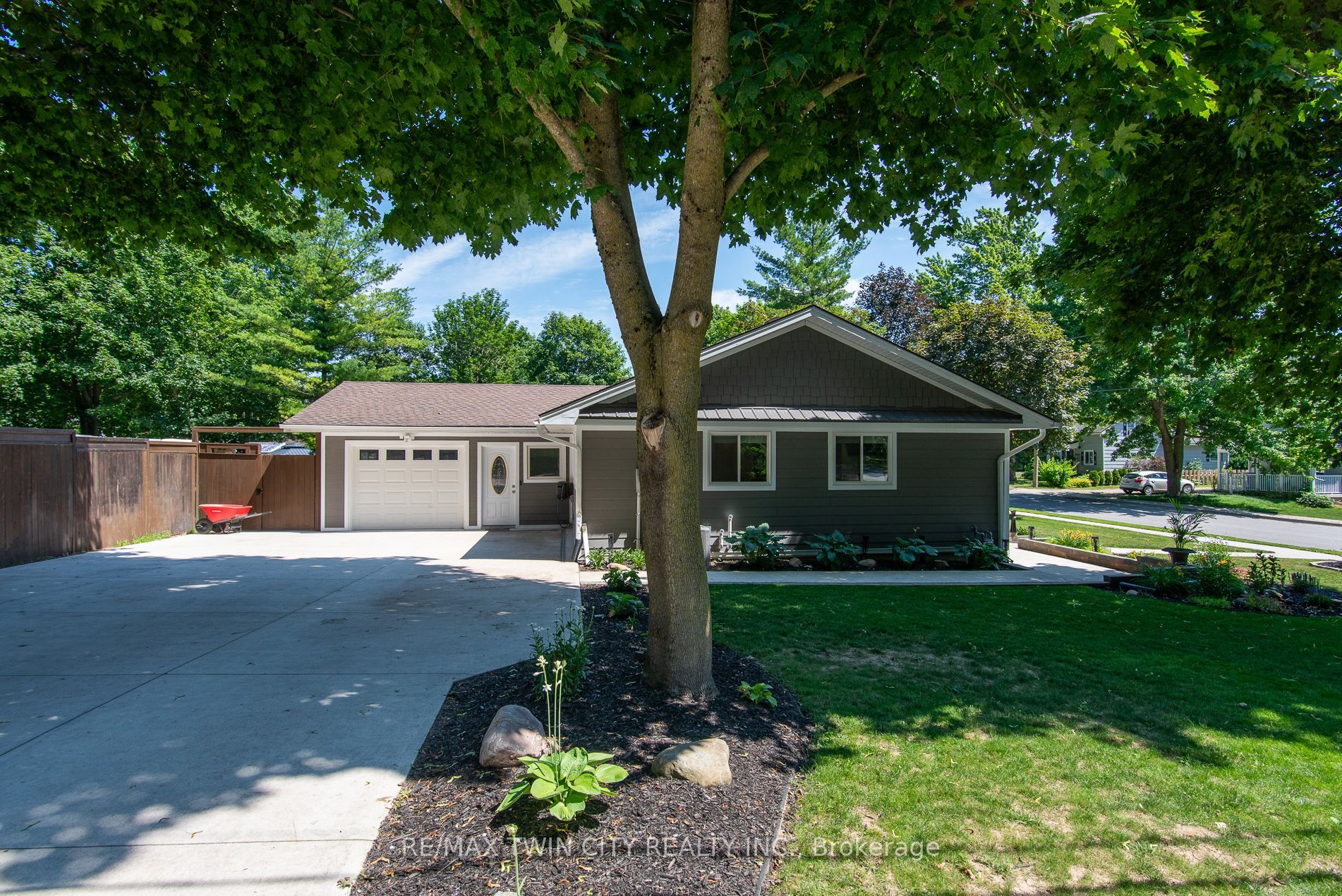 99 John Street W, North Huron, ON N0G 2W0 photo 4