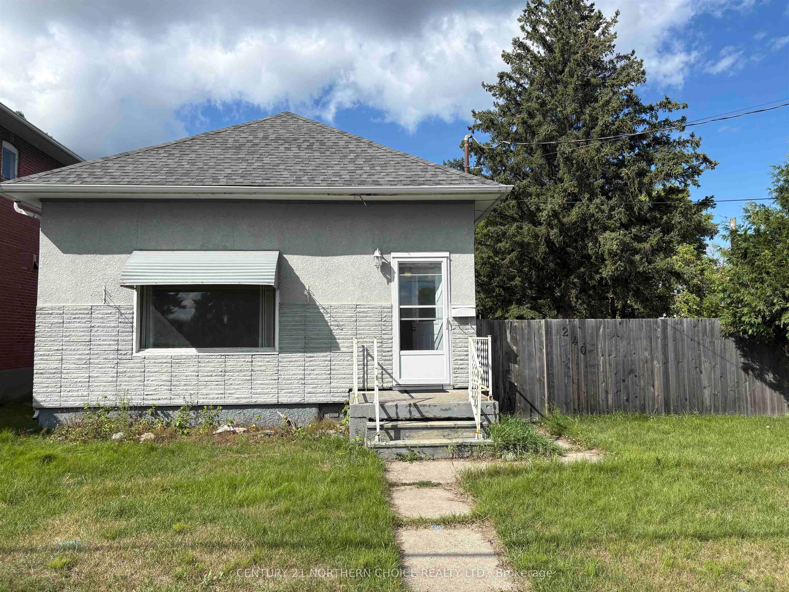 240 Third Street W, Fort Frances, ON P9A 3A5