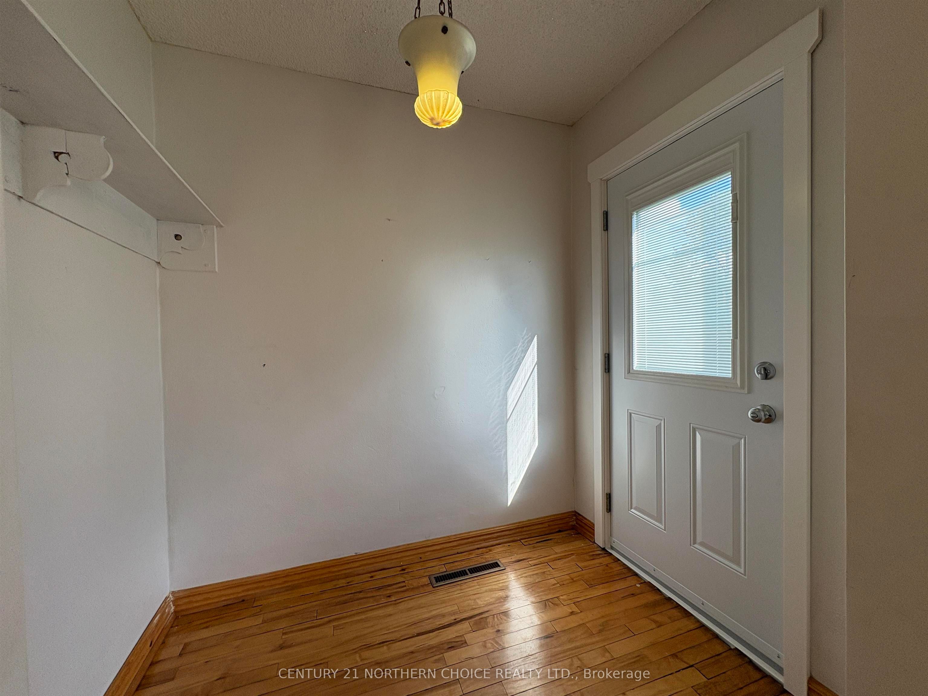 240 Third Street W, Fort Frances, ON P9A 3A5 photo 3
