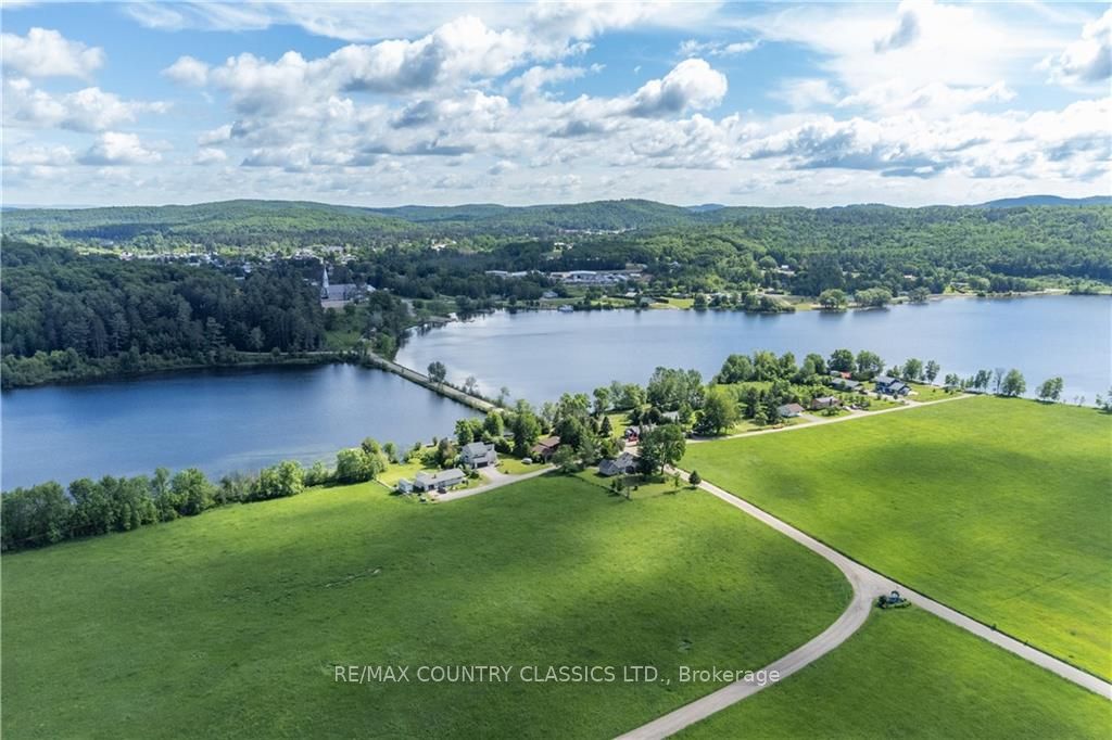 70 MASK ISLAND Drive, Madawaska Valley, ON K0J 1B0 photo 5