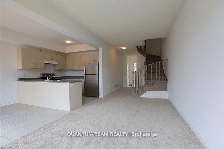 7403 Sandy Ridge Common 37, Niagara Falls, ON L2G 3L9 photo 3