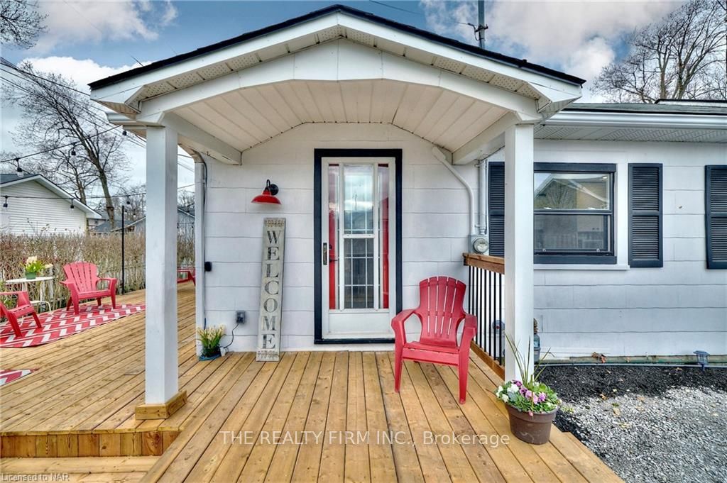 365 Elmwood Avenue, Fort Erie, ON L0S 1B0 photo 2