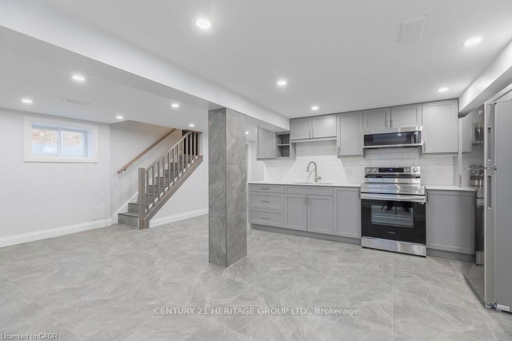 658 Upper Sherman Avenue, Hamilton, ON L8V 3M5 photo 2