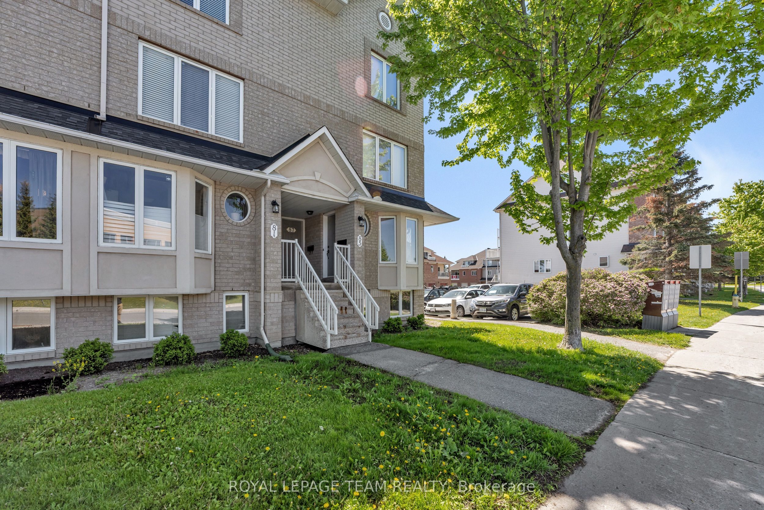 85 Cresthaven Drive, Barrhaven, ON K2G 6T9