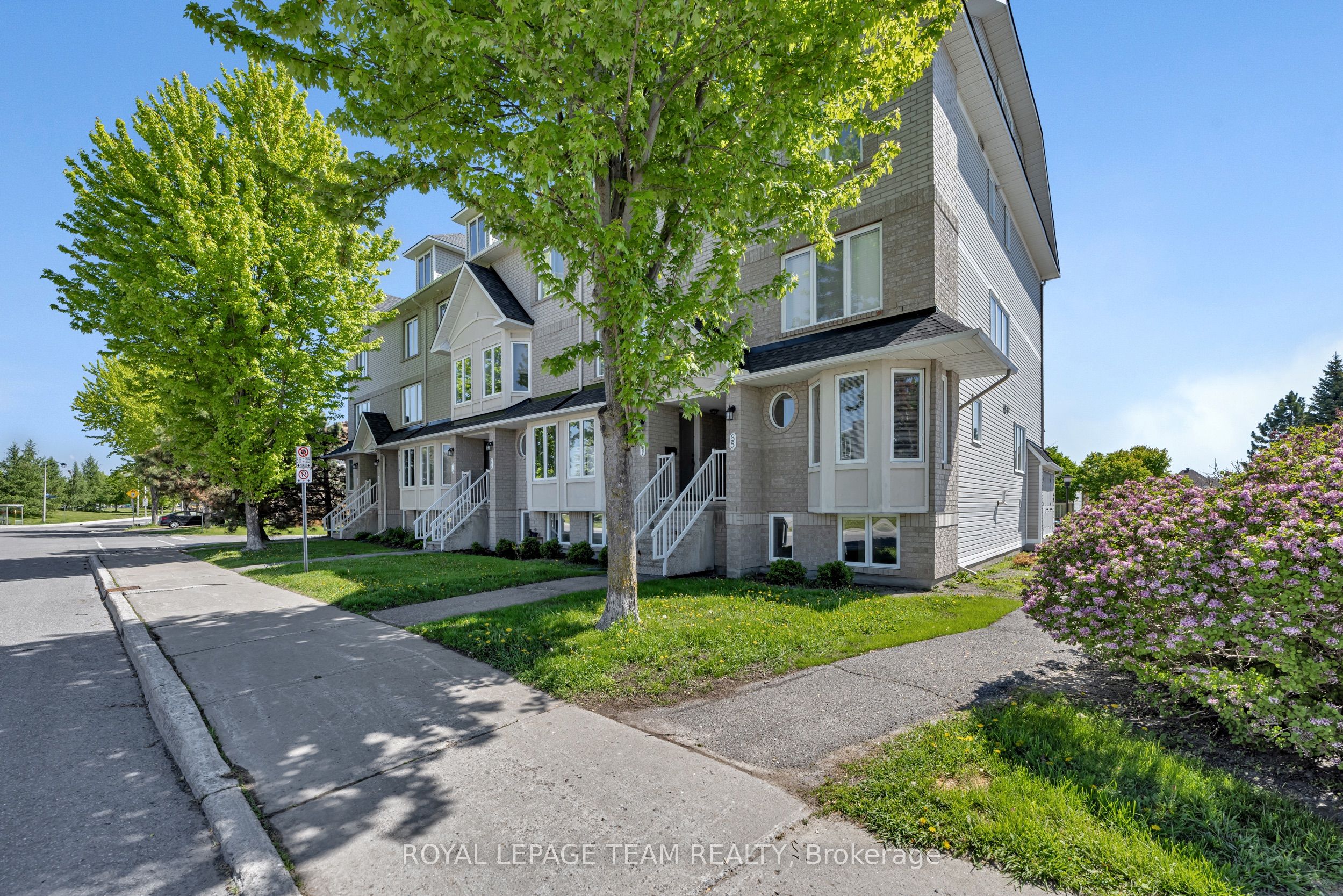 85 Cresthaven Drive, Barrhaven, ON K2G 6T9 photo 2