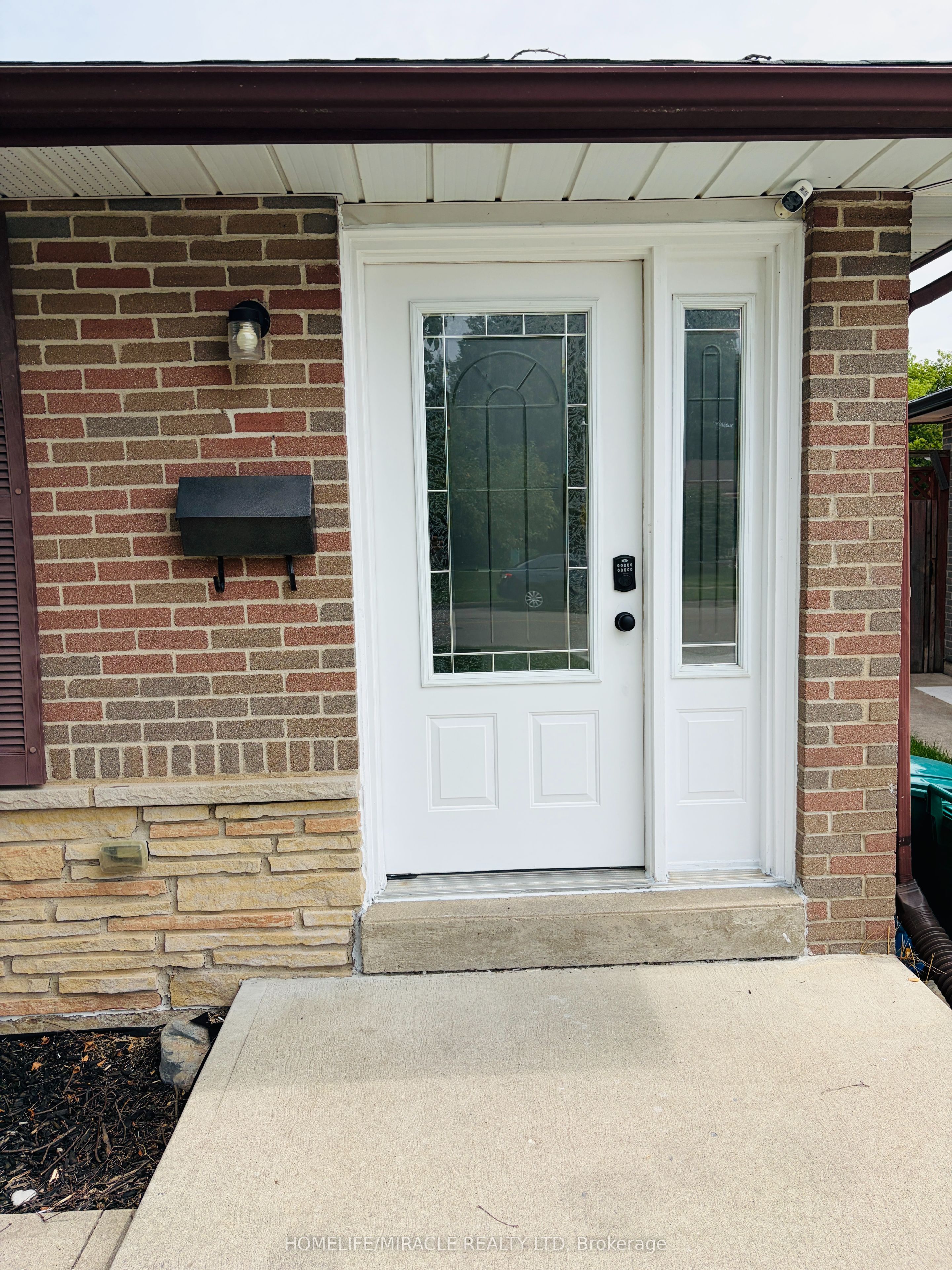 1129 VALENTINE Drive, Cambridge, ON N3H 2N9 photo 2
