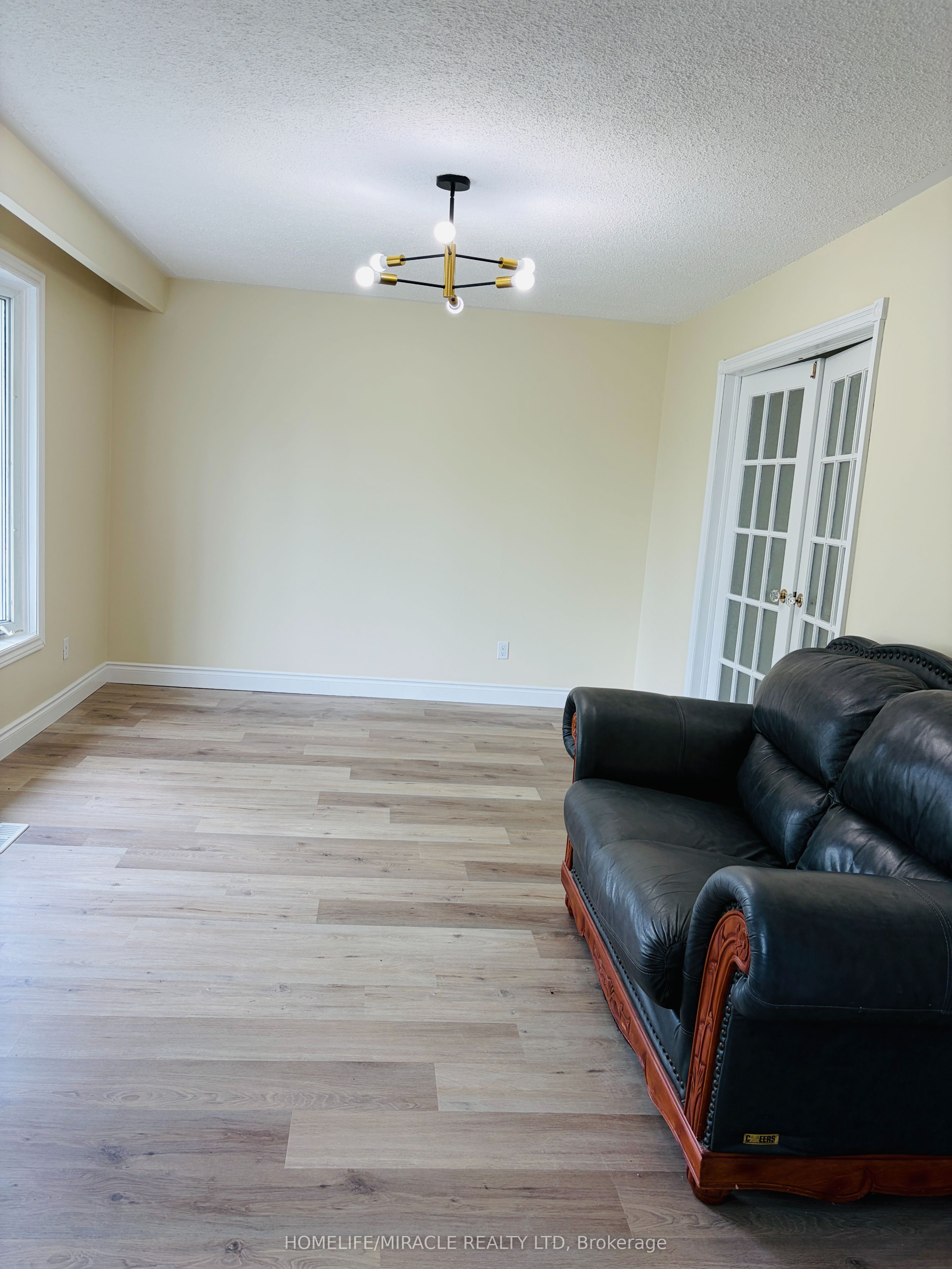 1129 VALENTINE Drive, Cambridge, ON N3H 2N9 photo 5