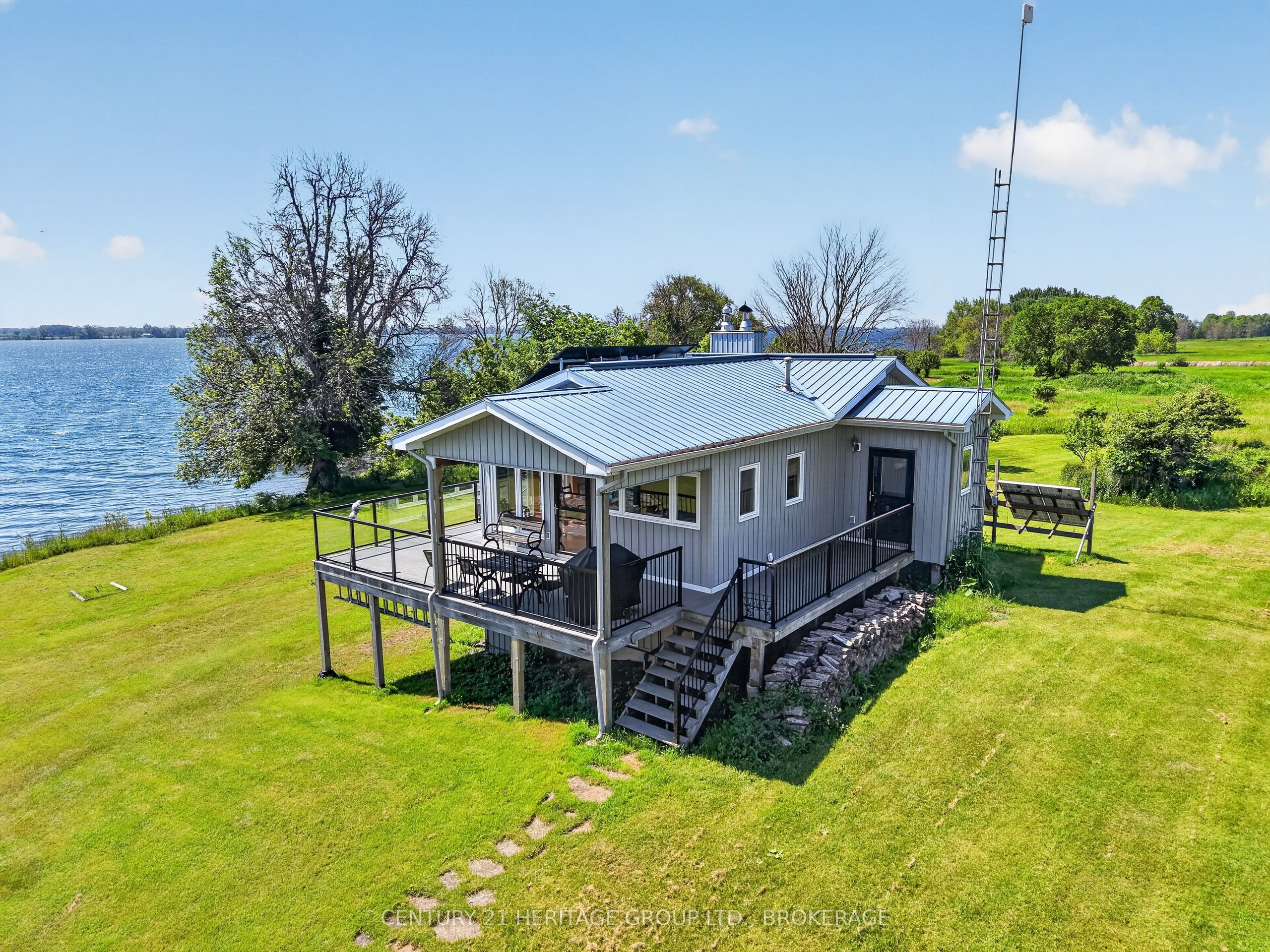648 Third Line Road, Frontenac Islands, ON K0H 2Y0 photo 5