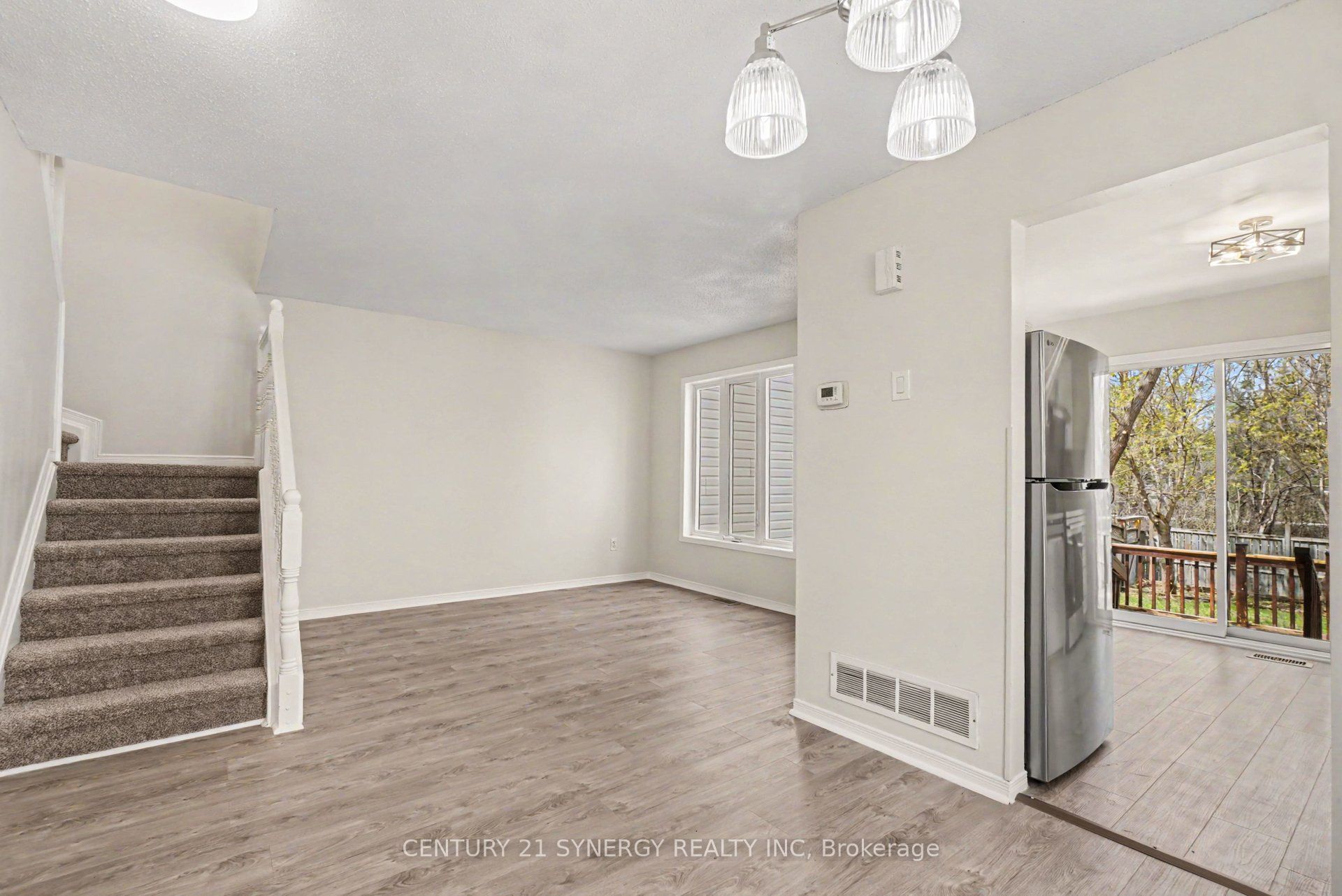 54 Meadowcroft Crescent, Overbrook - Castleheights and Area, ON K1J 1H2 photo 4