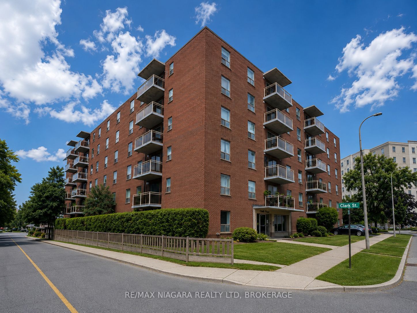 99 Church Street 504, St. Catharines, ON L2R 3E1
