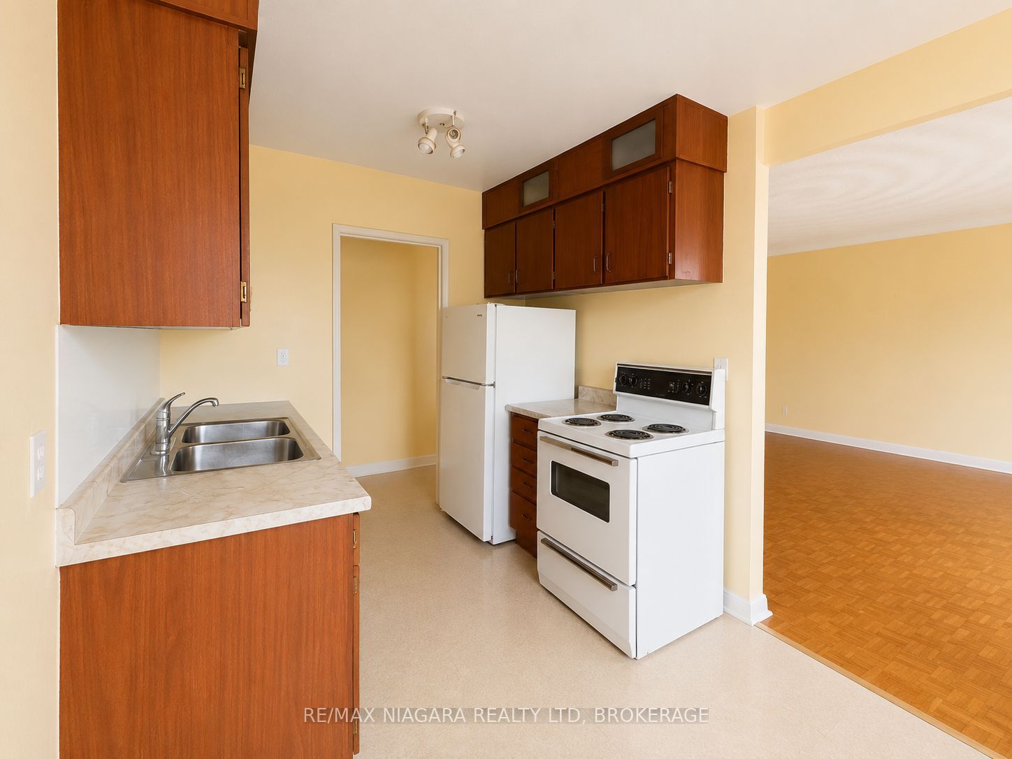99 Church Street 309, St. Catharines, ON L2R 3E1 photo 3