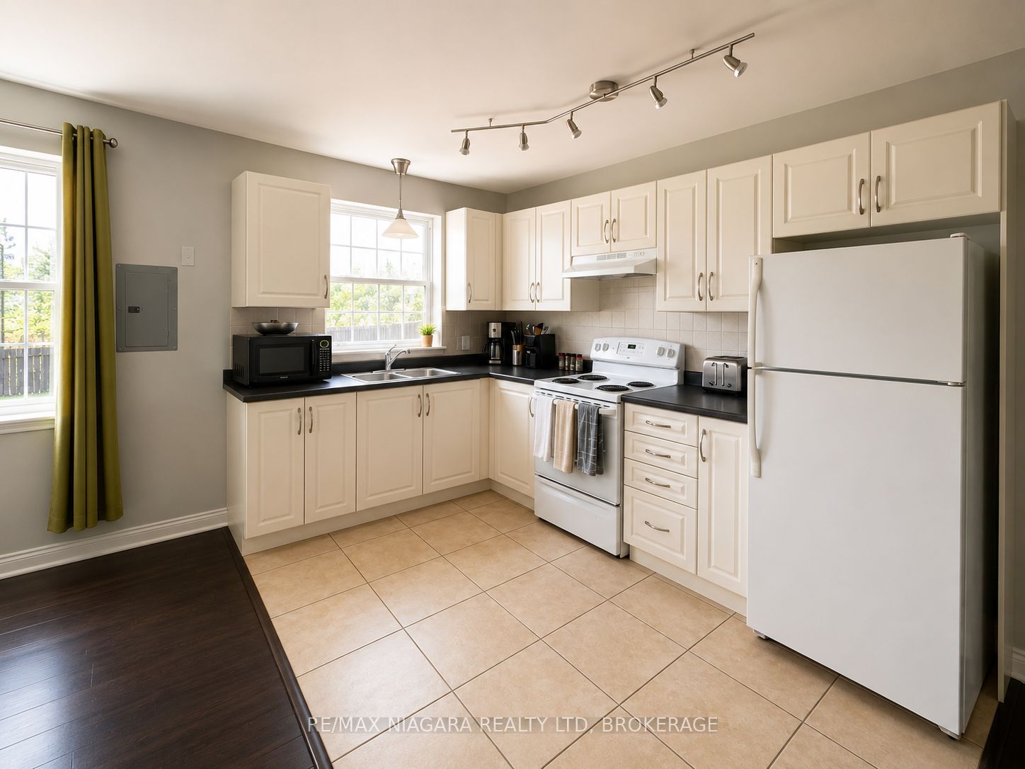 143 Westchester Crescent 5, St. Catharines, ON L2P 2N8 photo 4