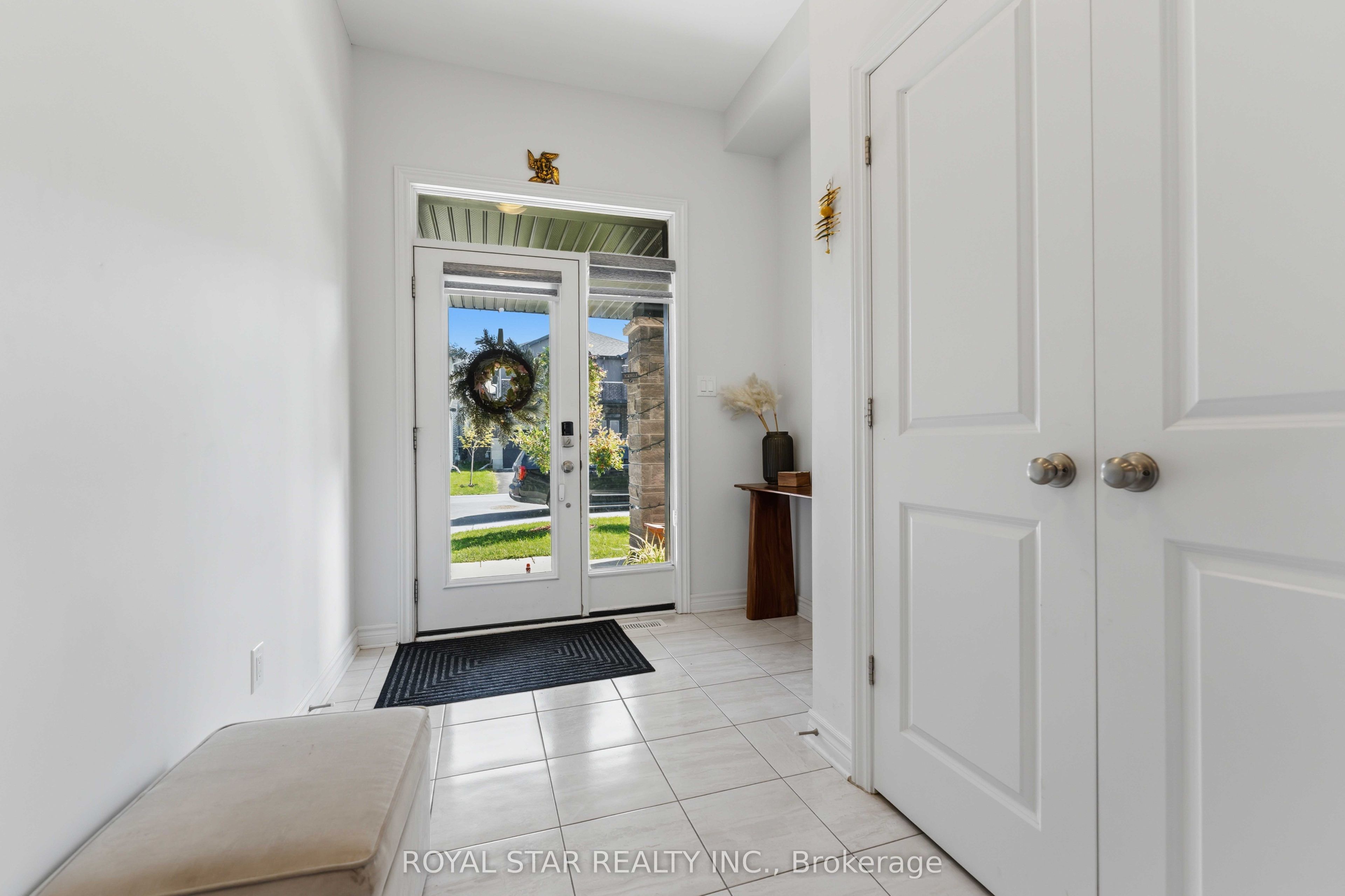 240 Dagenham Street, Stittsville - Munster - Richmond, ON K2S 2X8 photo 3
