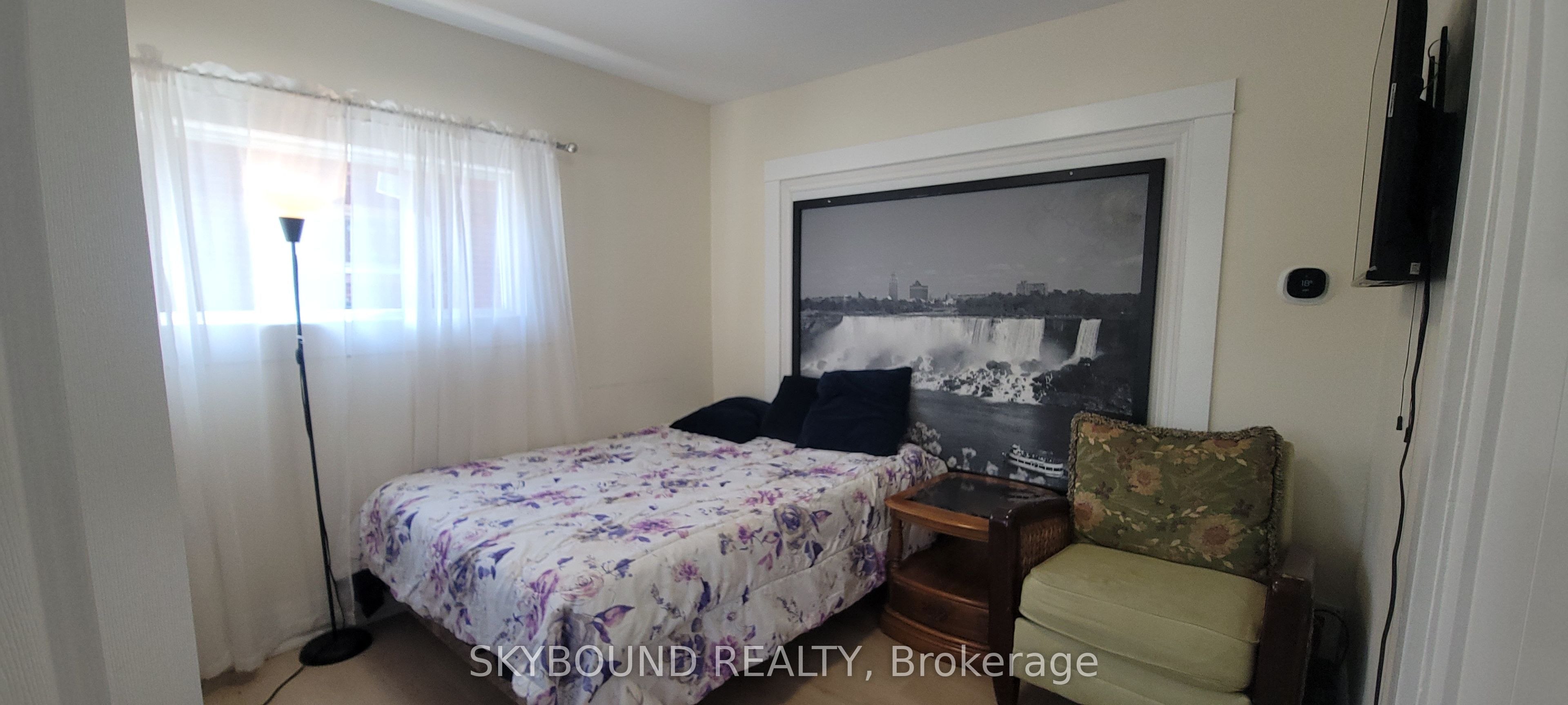 4869 Second Avenue ROOM, Niagara Falls, ON L2E 4H9