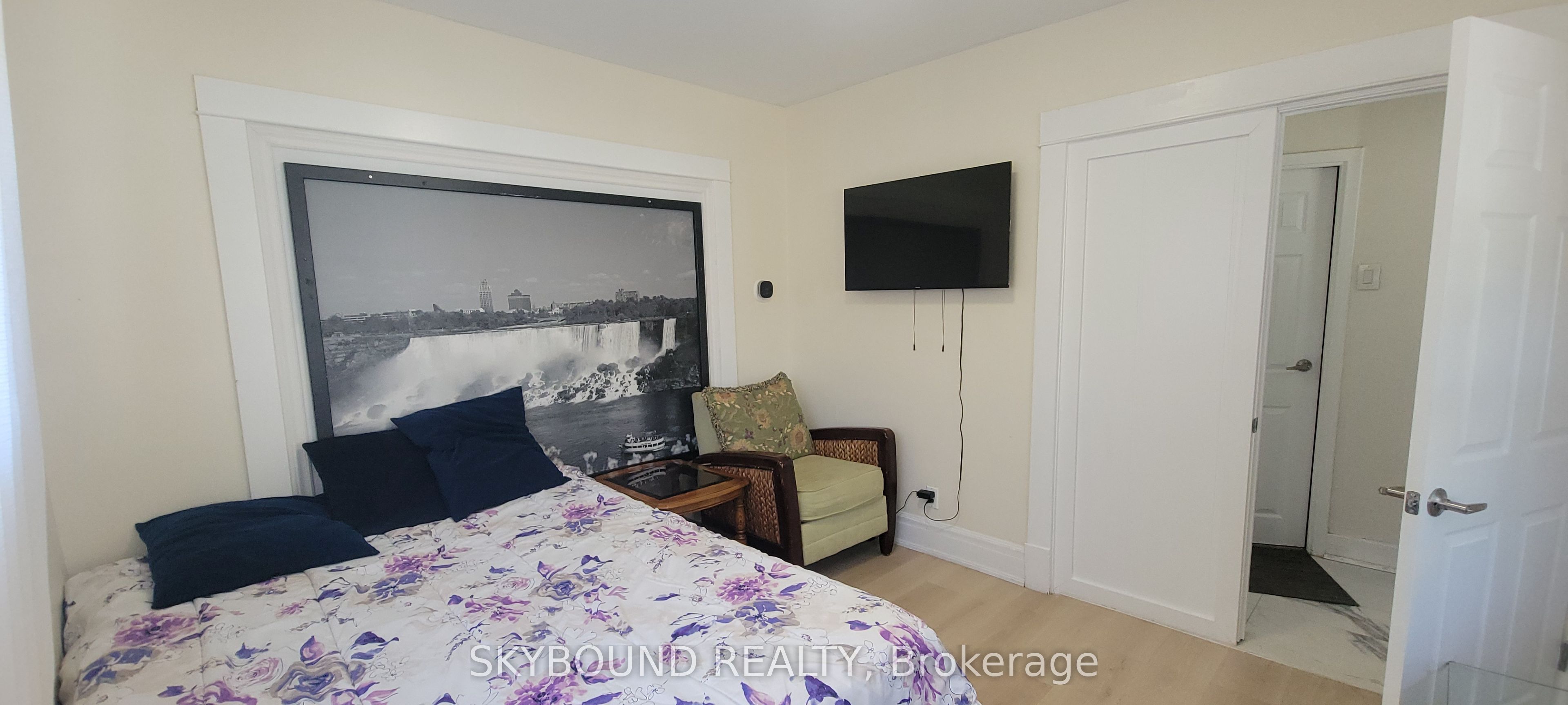 4869 Second Avenue ROOM, Niagara Falls, ON L2E 4H9 photo 2