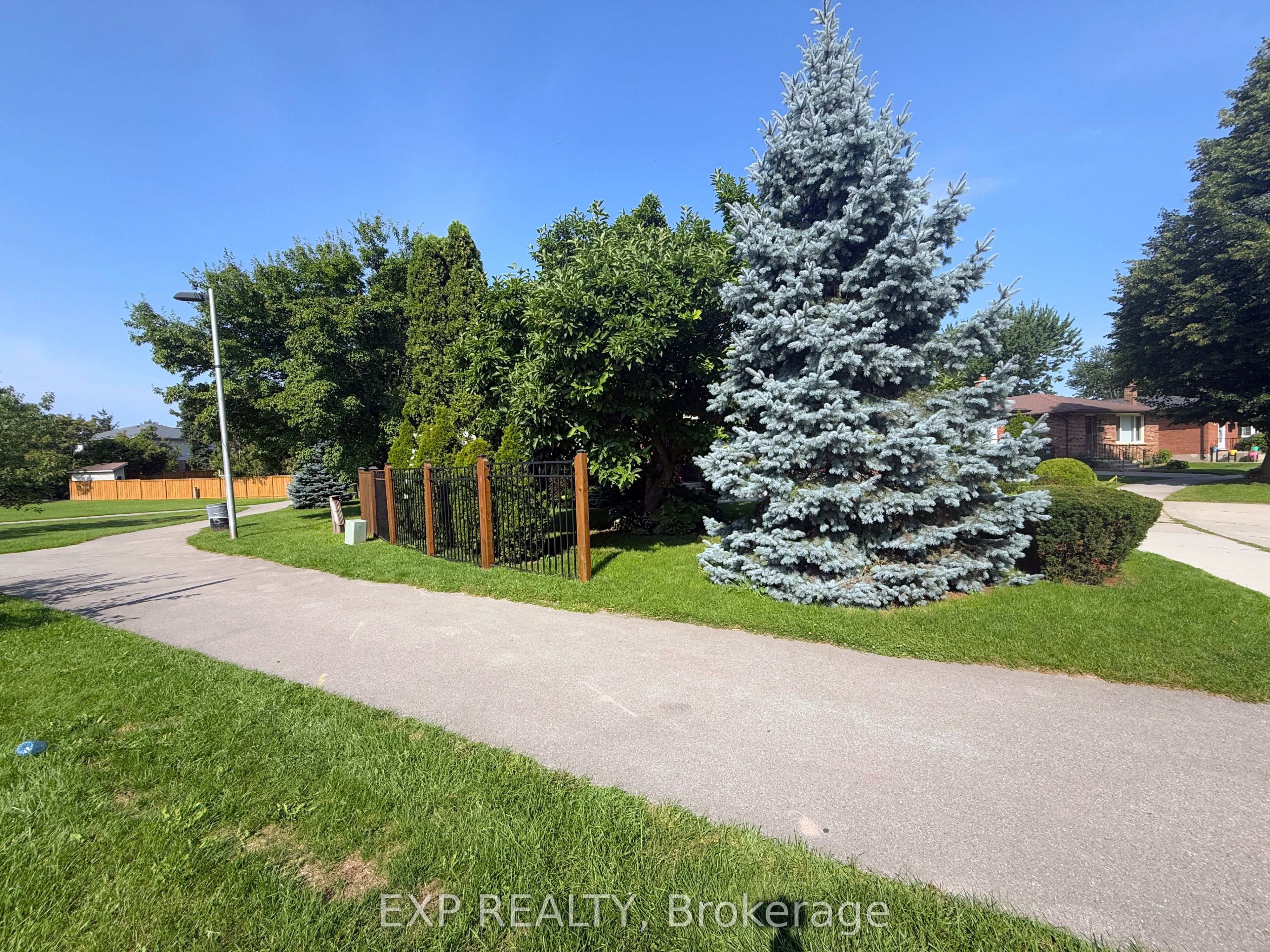 82 Lacey Crescent, London South, ON N6E 2E7 photo 4