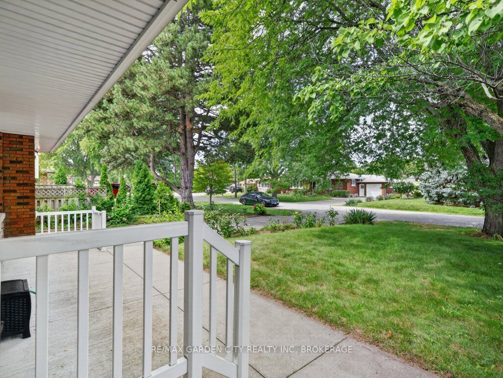 8 Champa Drive, St. Catharines, ON L2M 3K2 photo 5