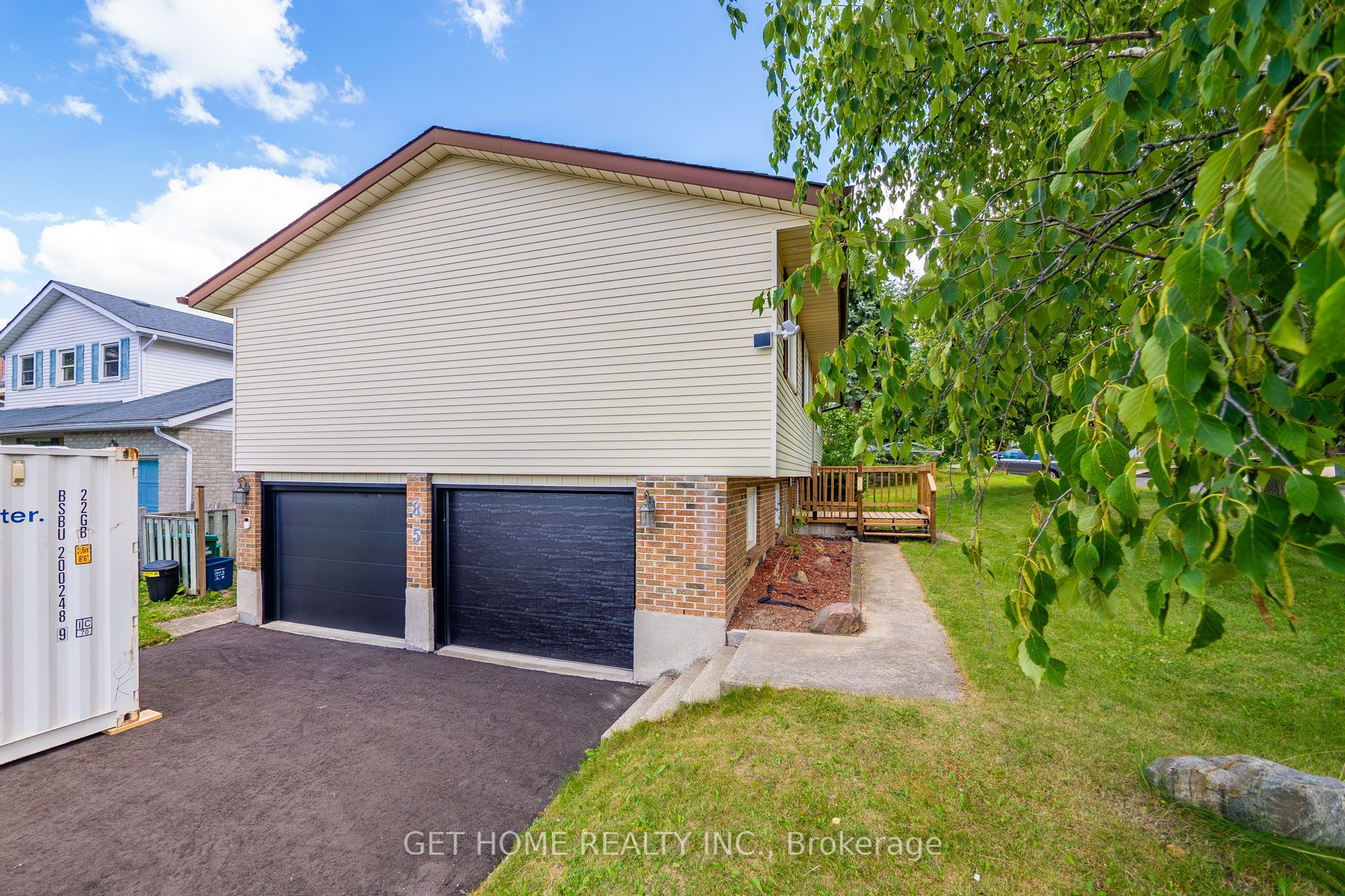 85 High Acres Crescent, Kitchener, ON N2N 2S3 photo 2