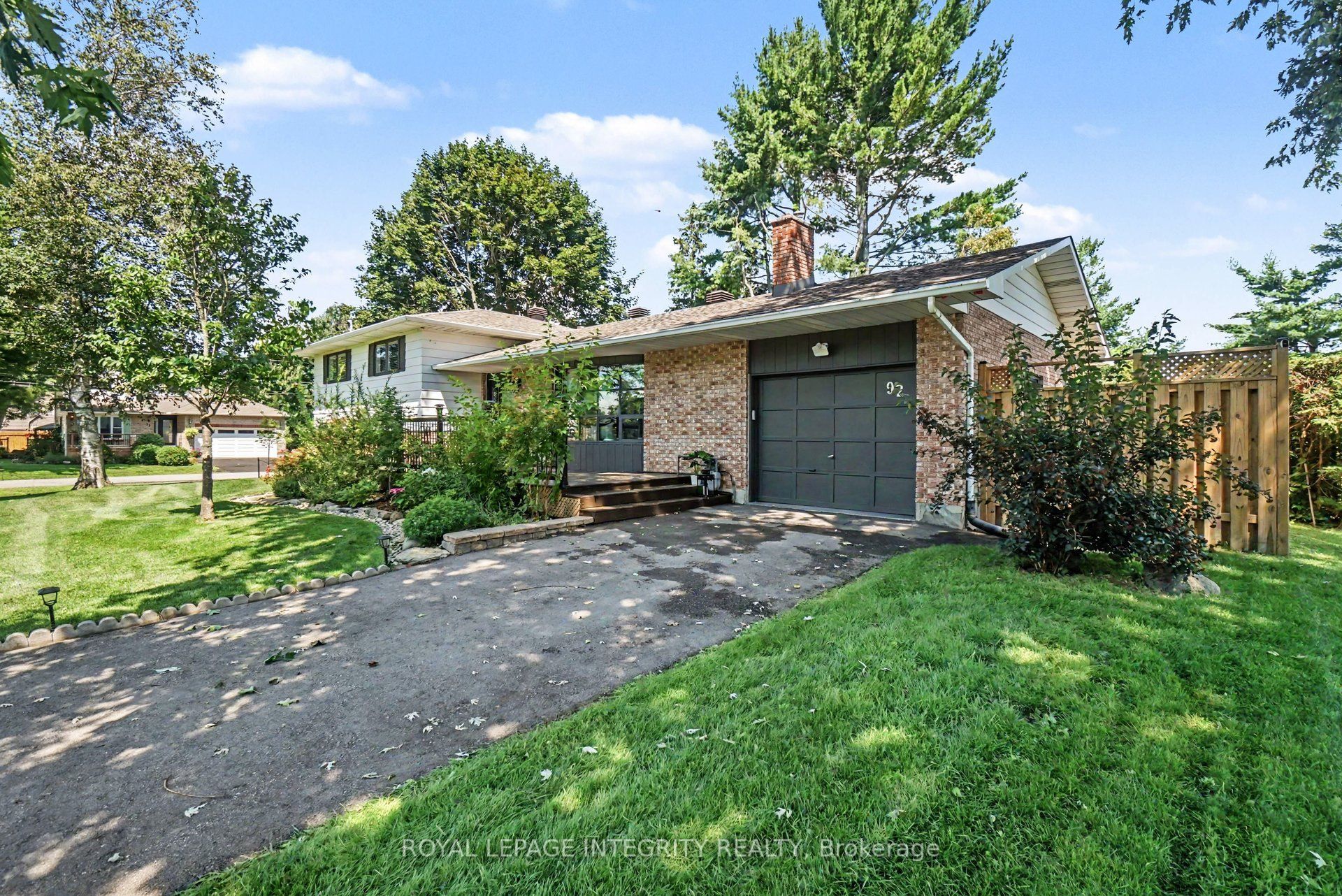 92 Lennox Street S, Stittsville - Munster - Richmond, ON K0A 2Z0 photo 3