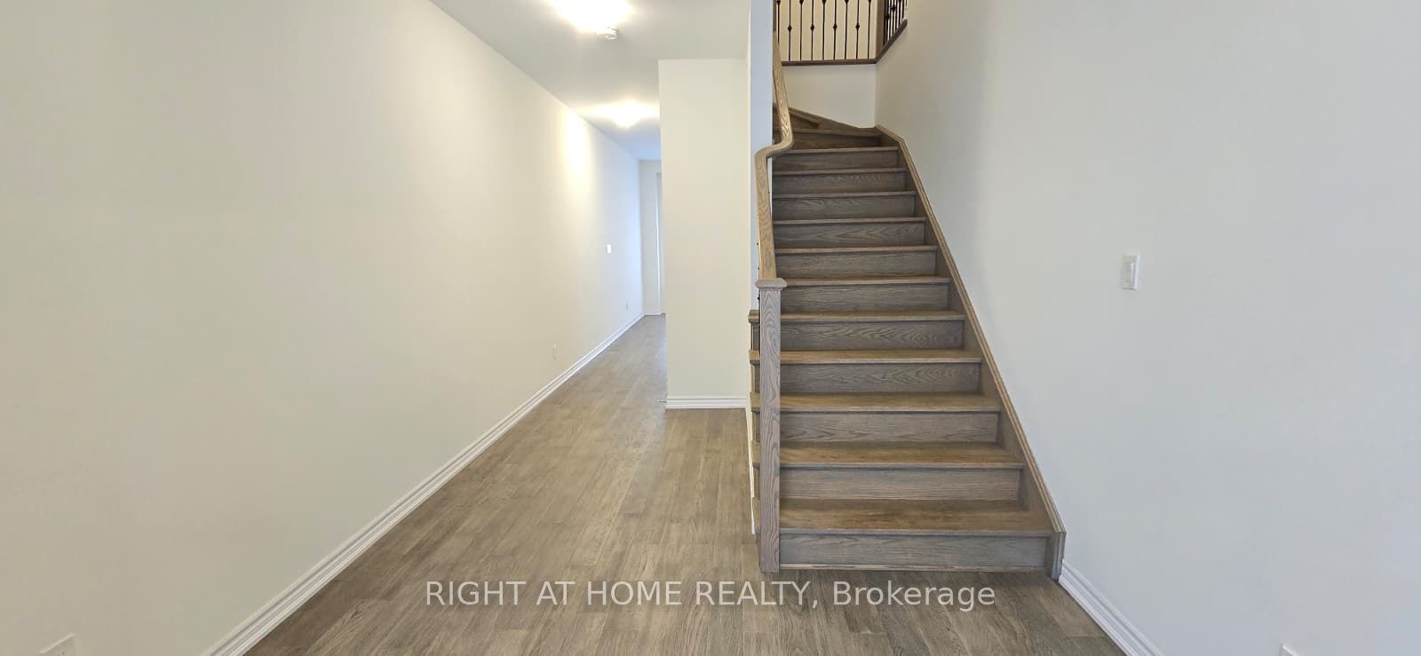 5672 Dorchester Road 52, Niagara Falls, ON L2G 4Y8 photo 3
