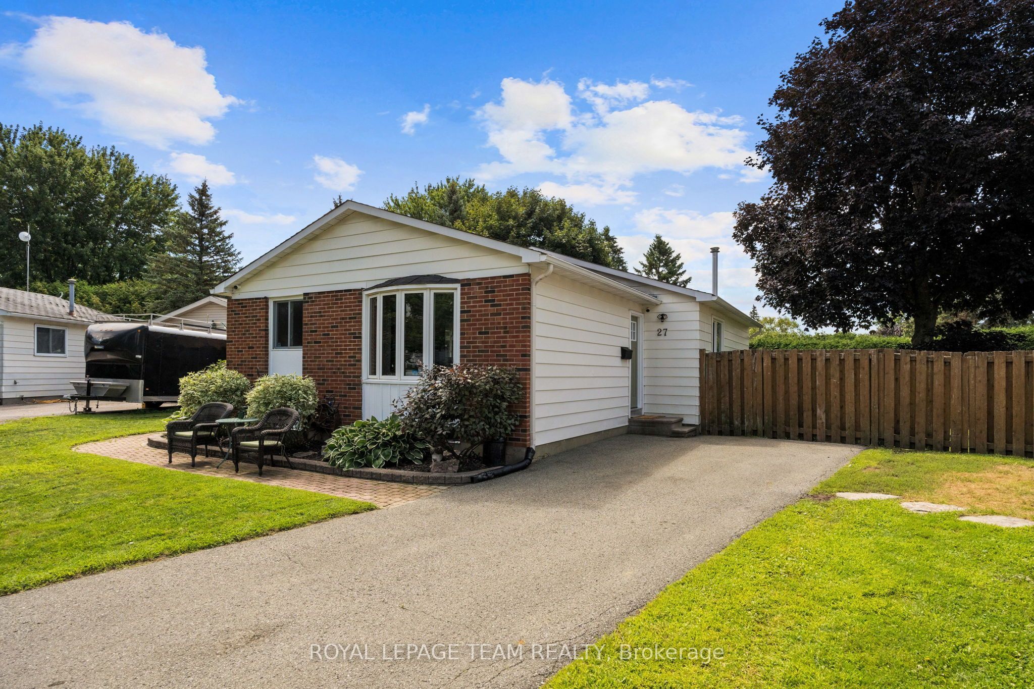 27 Ballantrae Way, Kanata, ON K2L 1N3 photo 3