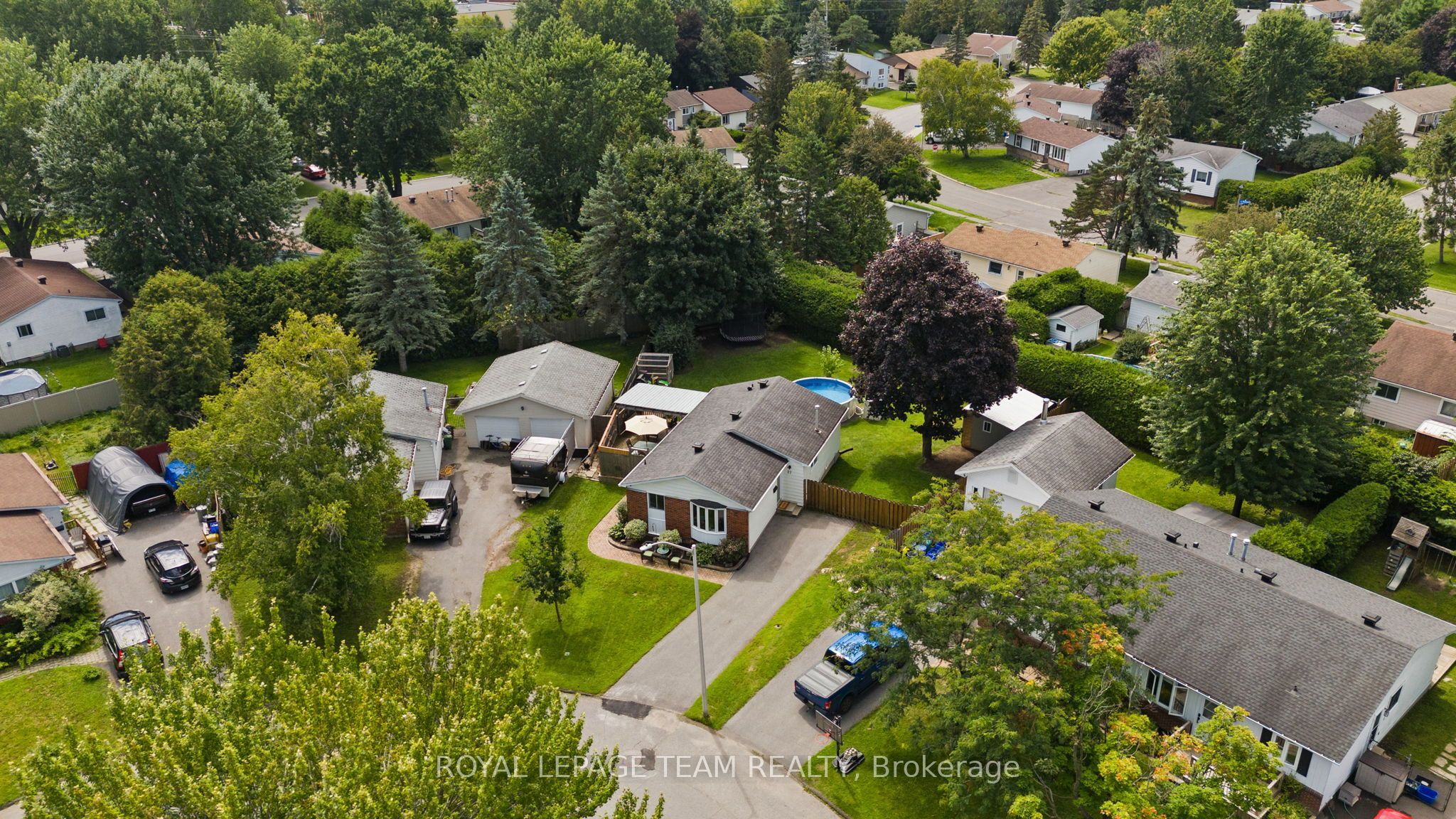 27 Ballantrae Way, Kanata, ON K2L 1N3 photo 4