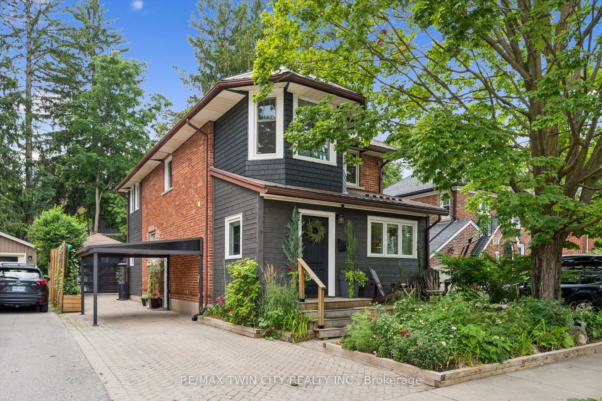 121 Belmont Avenue, Waterloo, ON N2L 2A8