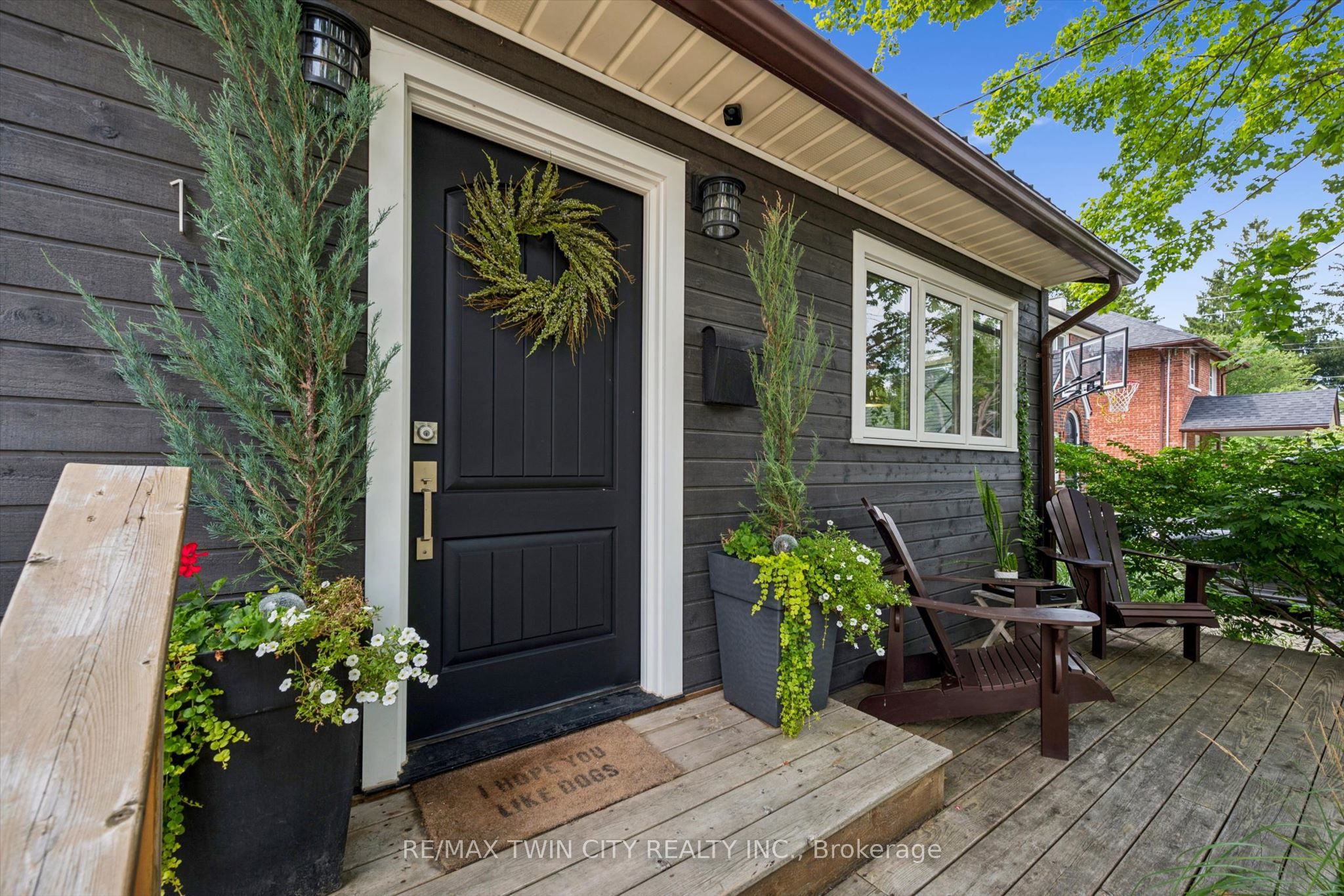 121 Belmont Avenue, Waterloo, ON N2L 2A8 photo 3