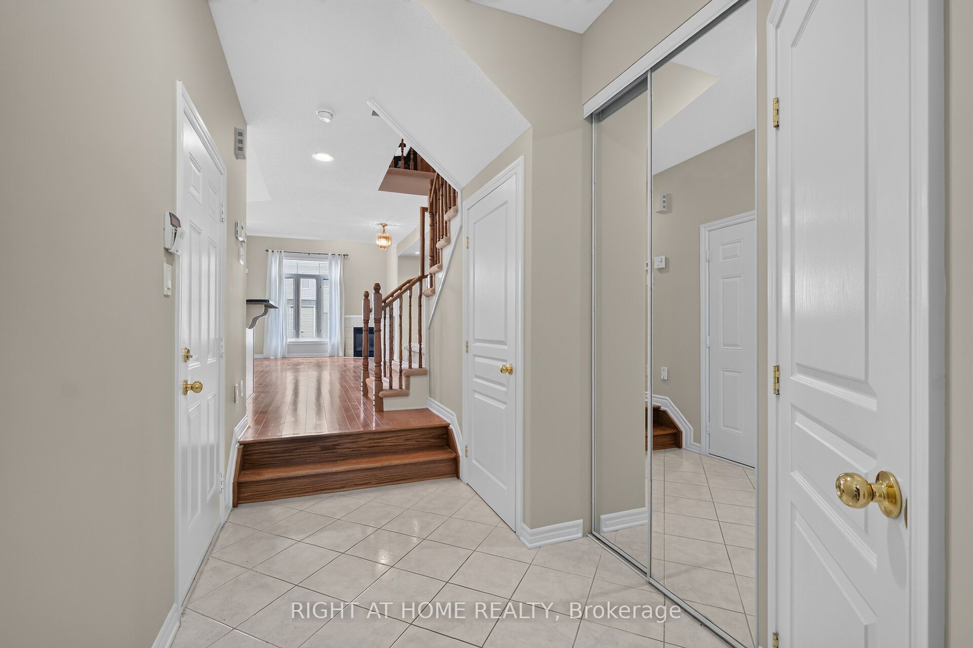 2022 Melette Crescent, Orleans - Cumberland and Area, ON K4A 4X1 photo 4