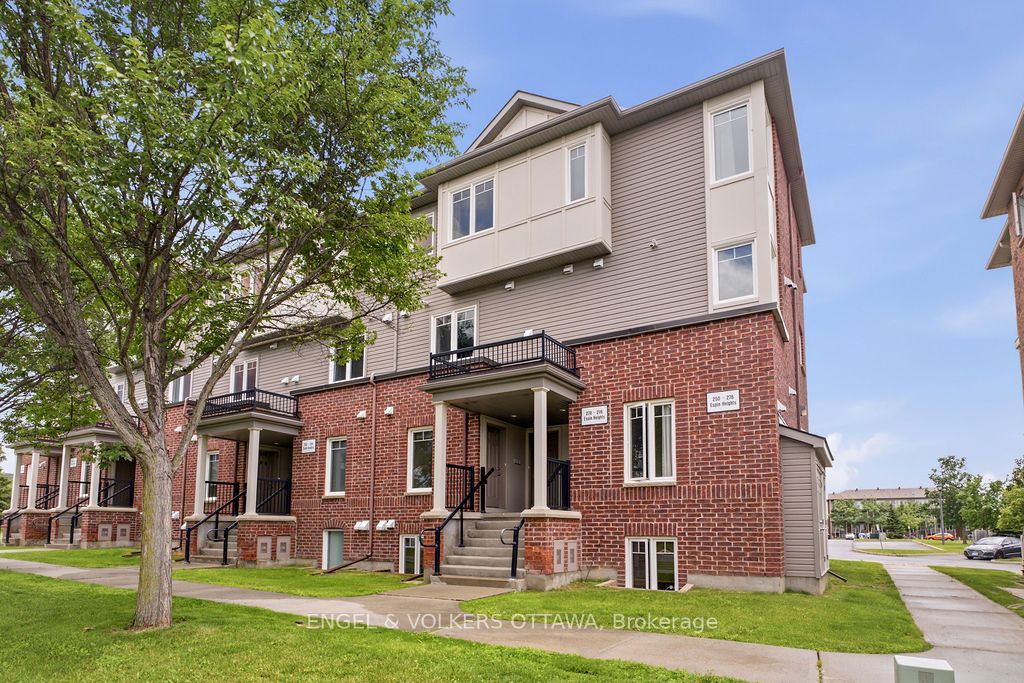 270 Espin Heights, Barrhaven, ON K2J 0Y8 photo 2