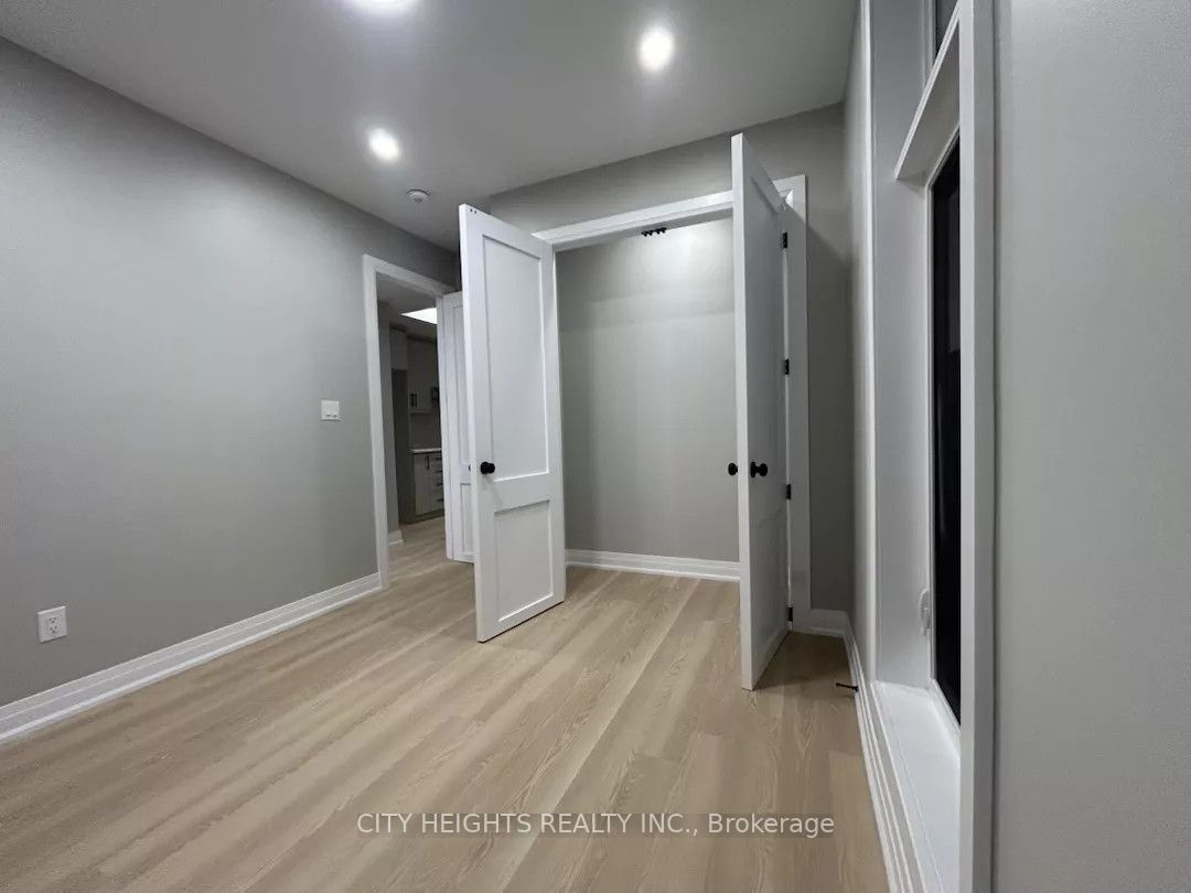 10 Robins Avenue 1, Hamilton, ON L8H 4M7 photo 4